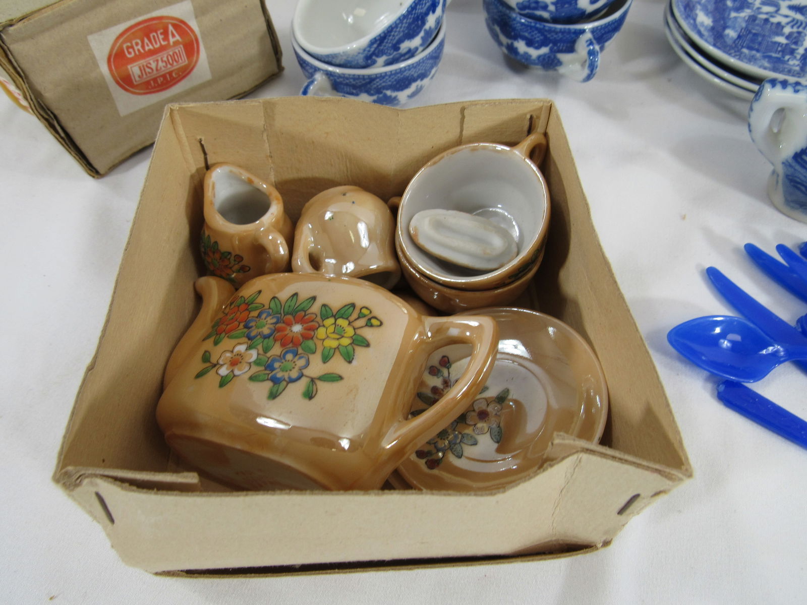 3 DOLL/CHILD TEA SETS: - 4