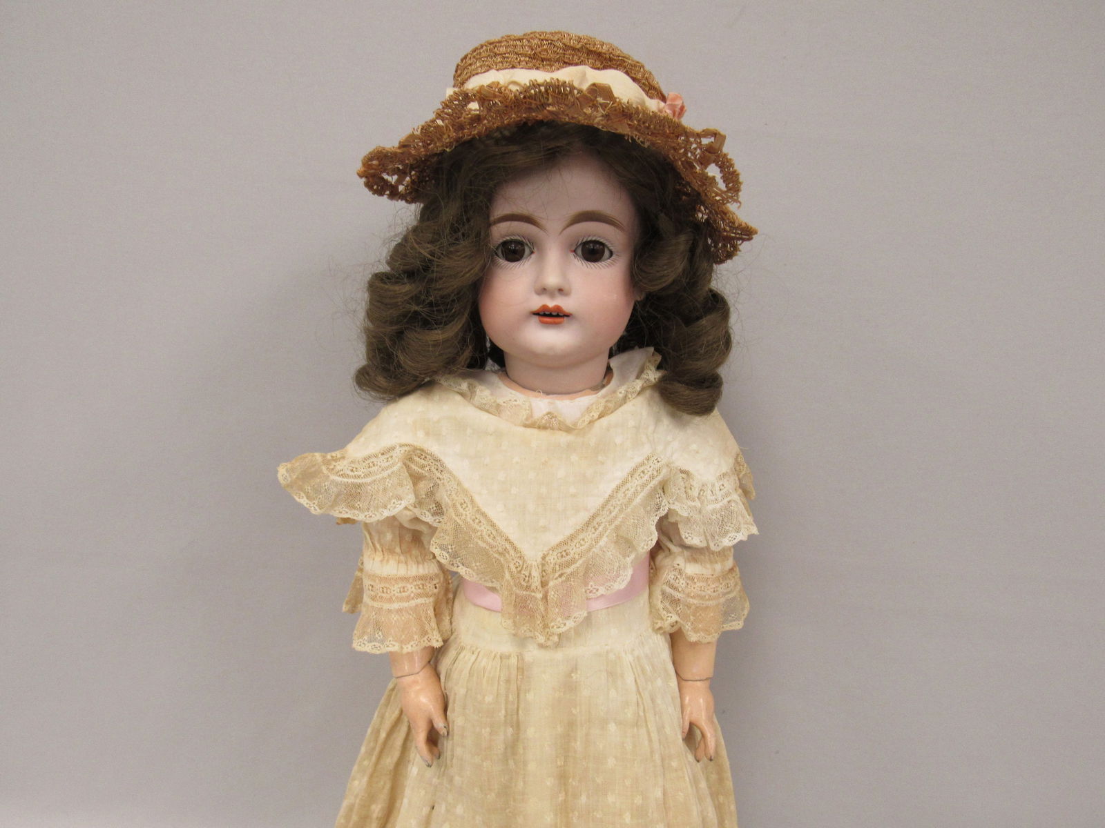 20 IN. KESTNER BISQUE HEAD GIRL: (1 of 13)