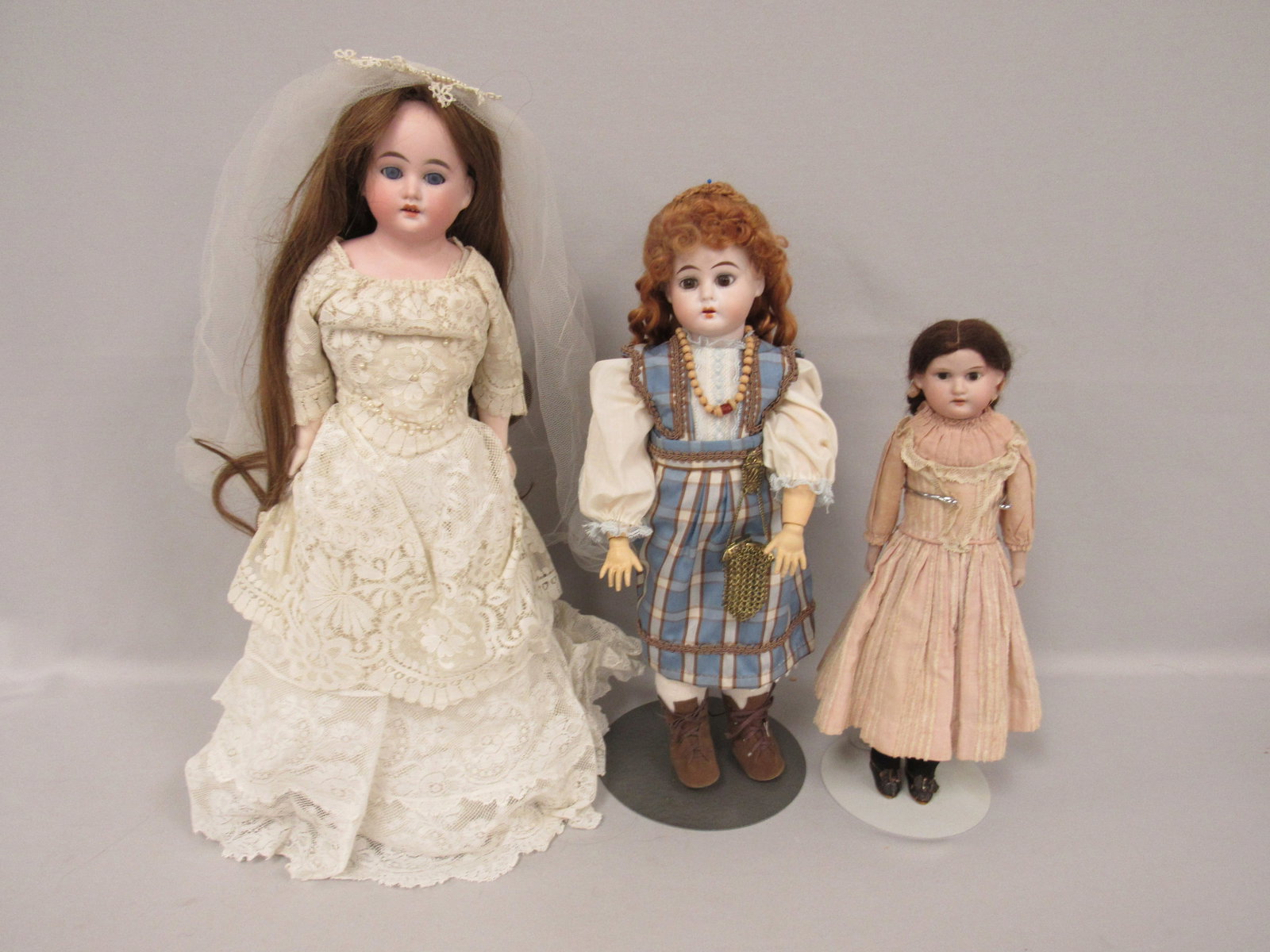 3 DOLL LOT: (1 of 18)