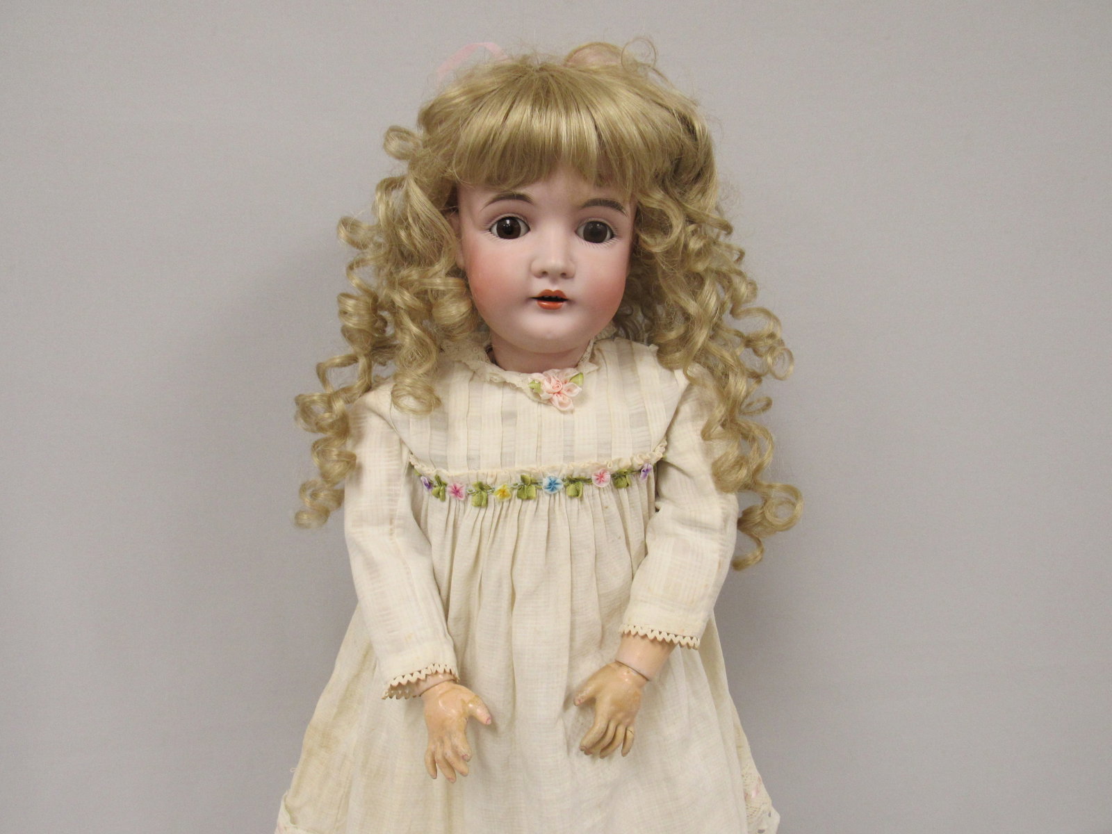 29 IN. KESTNER BISQUE HEAD DOLL: (1 of 13)