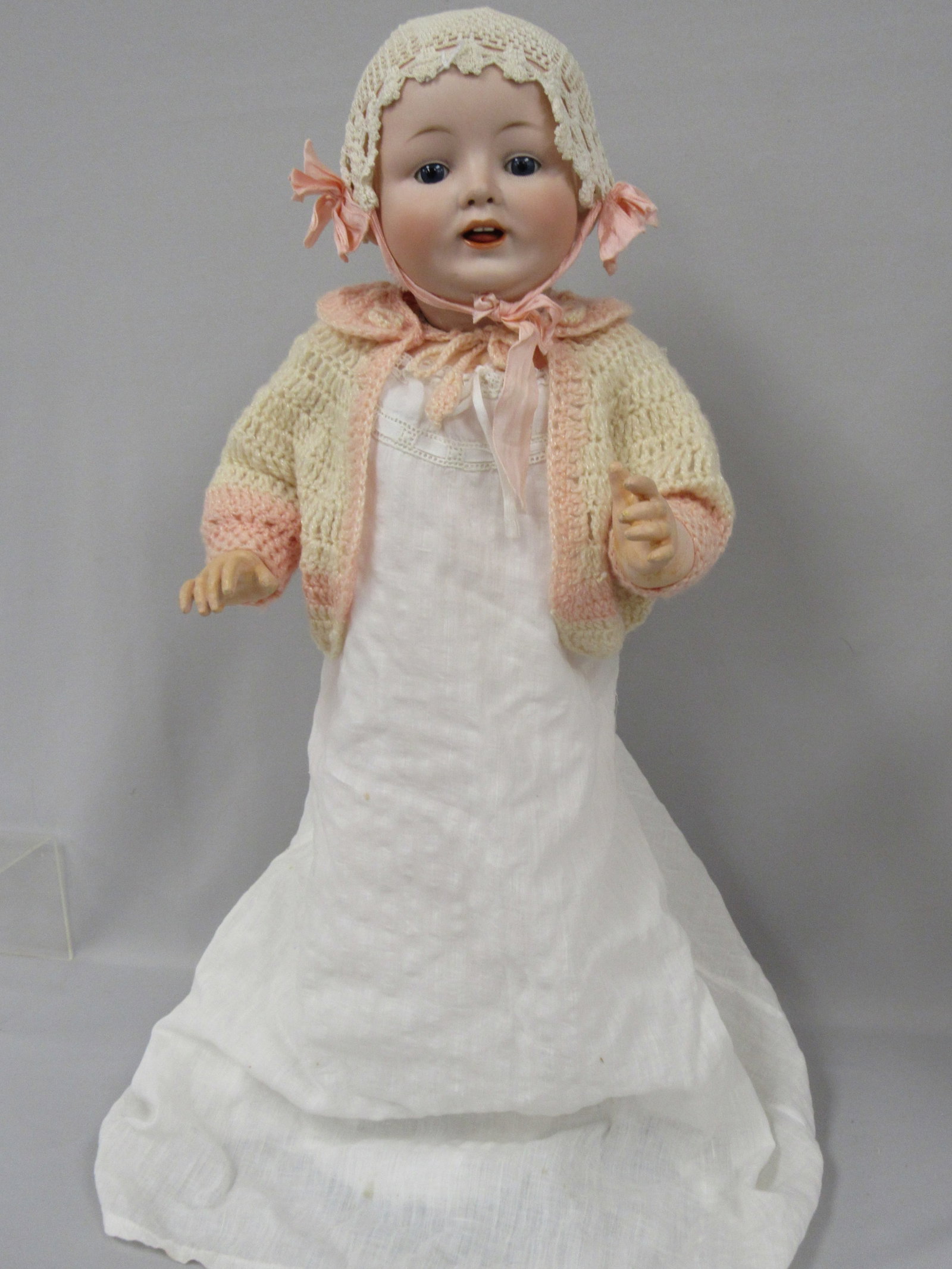 19 1/2 IN. F.S. & CO. BISQUE SOCKET HEAD BABY:: MARKES F.S. & CO. (FRANZ SCHMIDT & CO.) 1272/50Z, STATIONARY BLUE EYES, OPEN MOUTH WITH 2 TEETH, MOLDED TONGUE, BREATHER, SOLID BISQUE DOME HEAD WITH MOLDED & PAINTED HAIR. NO DAMAGE OR REPAIRS TO BIS