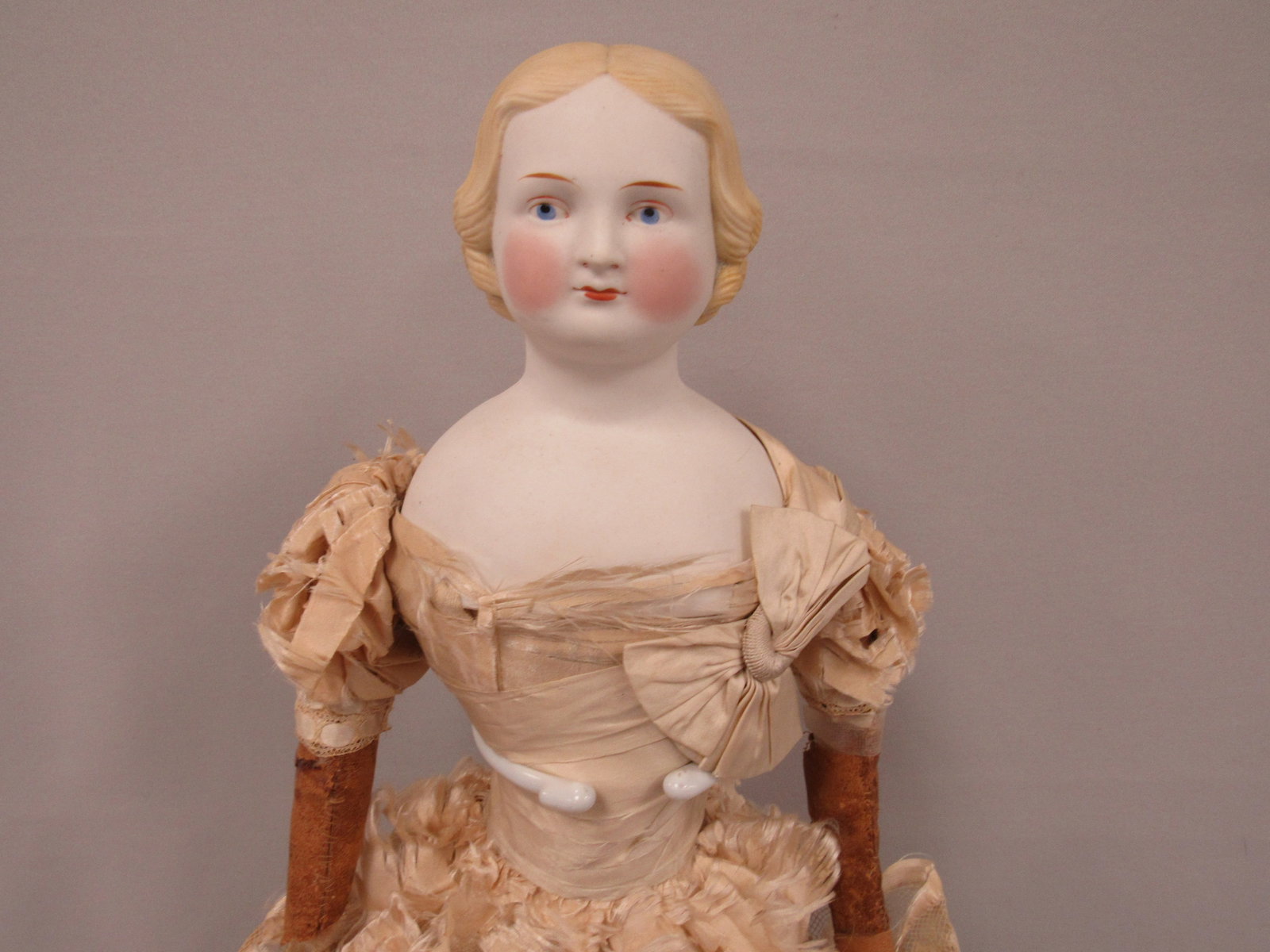 23 IN. PARIAN SHOULDERPLATE: (1 of 12)