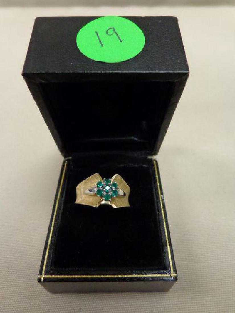 LADIES 14 KT GOLD RING WITH EMERALD STONES (1 of 1)