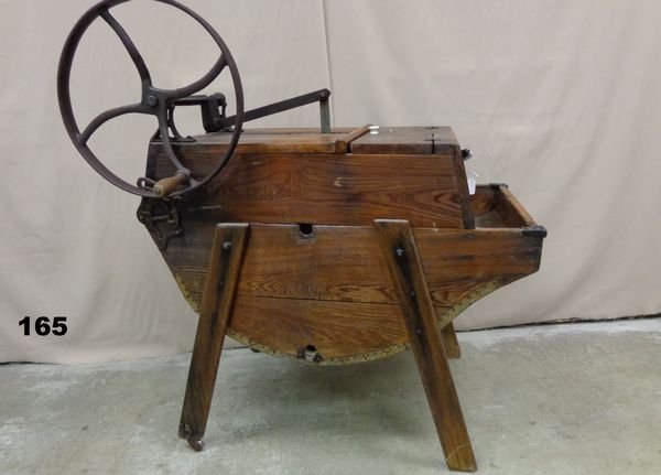 PRIMITIVE WOODEN FRUIT/WINE PRESS (1 of 4)