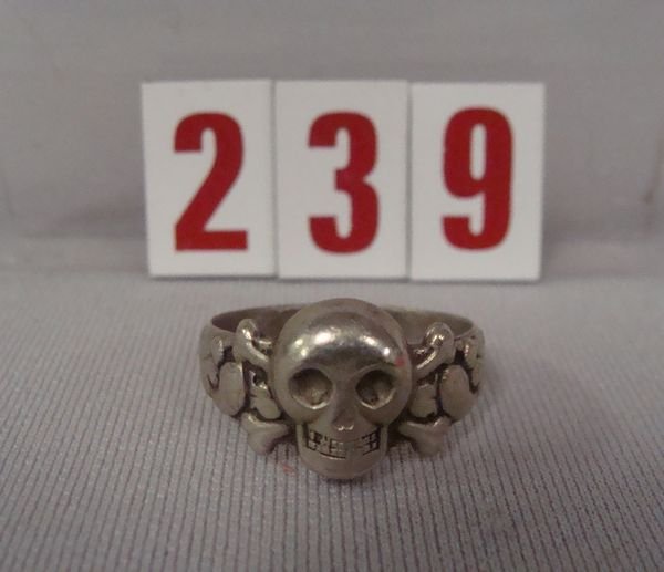 RARE GERMAN W.W. II PANZER SOLDIERS RING (1 of 2)