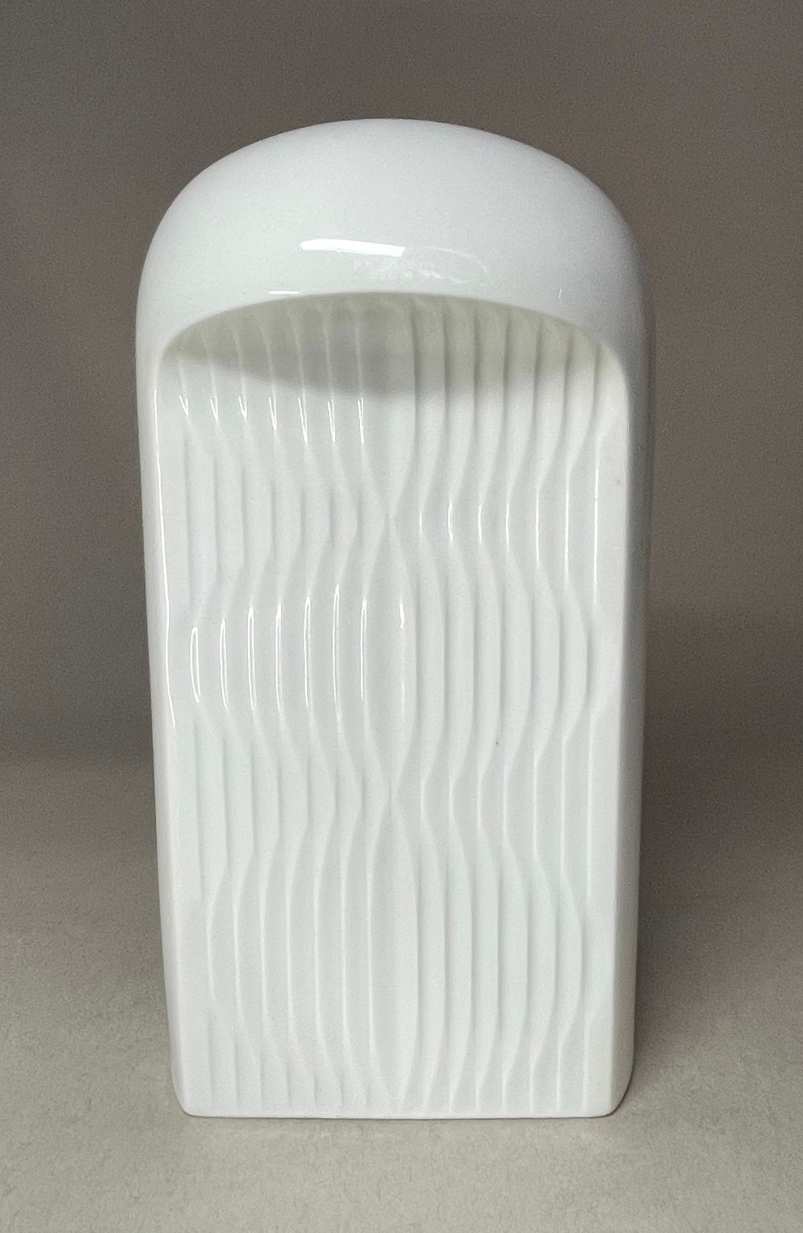 Furstenberg White 70s OP Art Deco style vase (1 of 4)