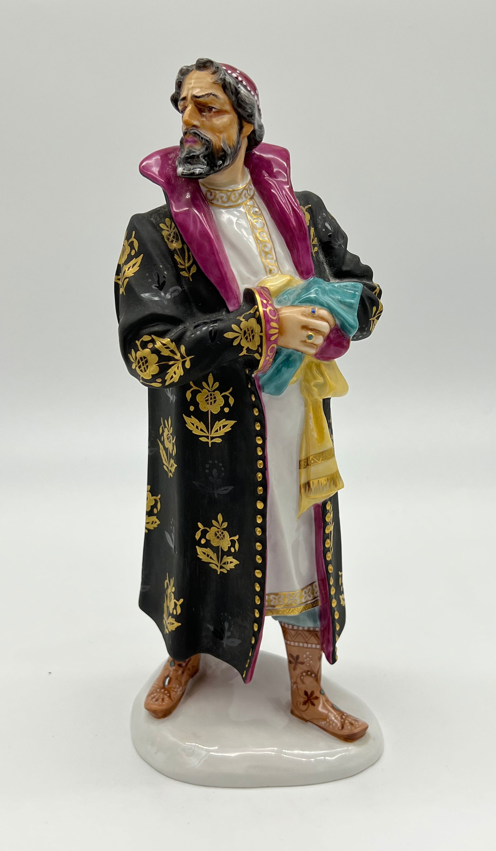A Soviet Porcelain Figurine of Feodor Ivanovich Chaliapin by LFZ (1 of 4)