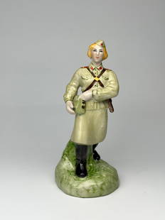 Rare Vintage Soviet Porcelain WWII Figurine "The Messenger" Baranovka Factory: The figure depicts a "Messenger" during WWII. Often times the task of hand delivering messages and encrypted telegrams between headquarters was delegated to women in the Red Army. They played an impor