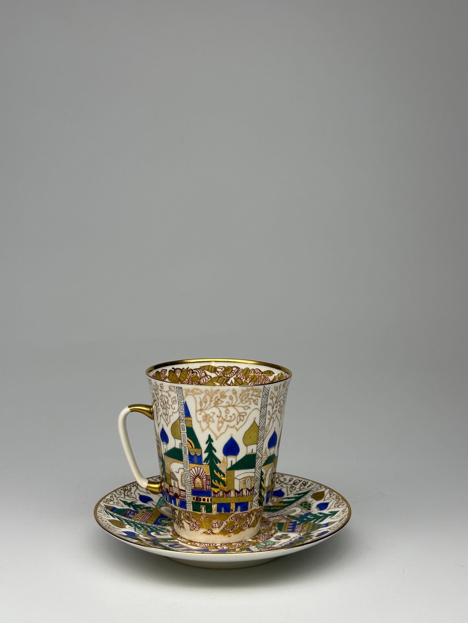 Antique Russian Architecture espresso set bone china porcelain (Lomonosov Porcelain Factory): This nice espresso set is made of bone china porcelain by Lomonosov Porcelain Factory in St-Petersburg, Russia. The Old Russian Architecture Espresso Cup and saucer is hand painted and embellished wit