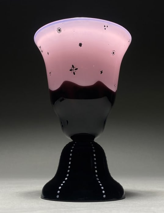 Wiener Werkstätte - Dagobert Peche (1887-1923) - Pink Vase with Enameled Flowers - Austria 1916: Wiener Werkstätte - Dagobert Peche (1887-1923) - Pink Vase with Enameled Flowers - Austria 1916, Johann Loetz Witwe This remarkable Loetz vase captivates with its enchanting color palette and constel