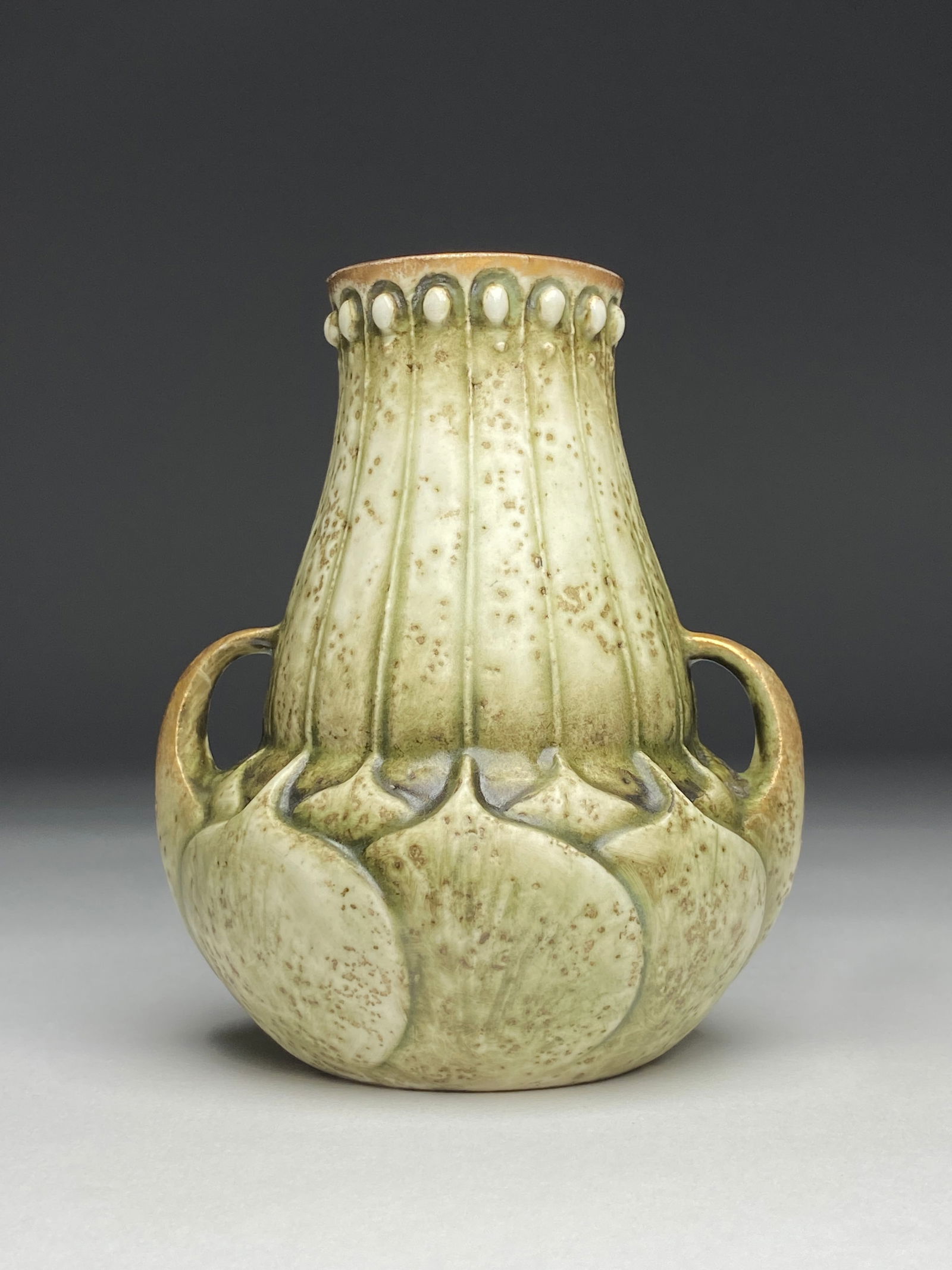 Art Nouveau Pearl Crown Amphora Vase by Ernst Wahliss: Art Nouveau Pearl Crown Amphora Vase by Ernst Wahliss This vase was made at Amphora, RSTK Austria Turn Teplitz workshop, by Ernst Wahliss. The vase features a gracefully proportioned form with an eleg