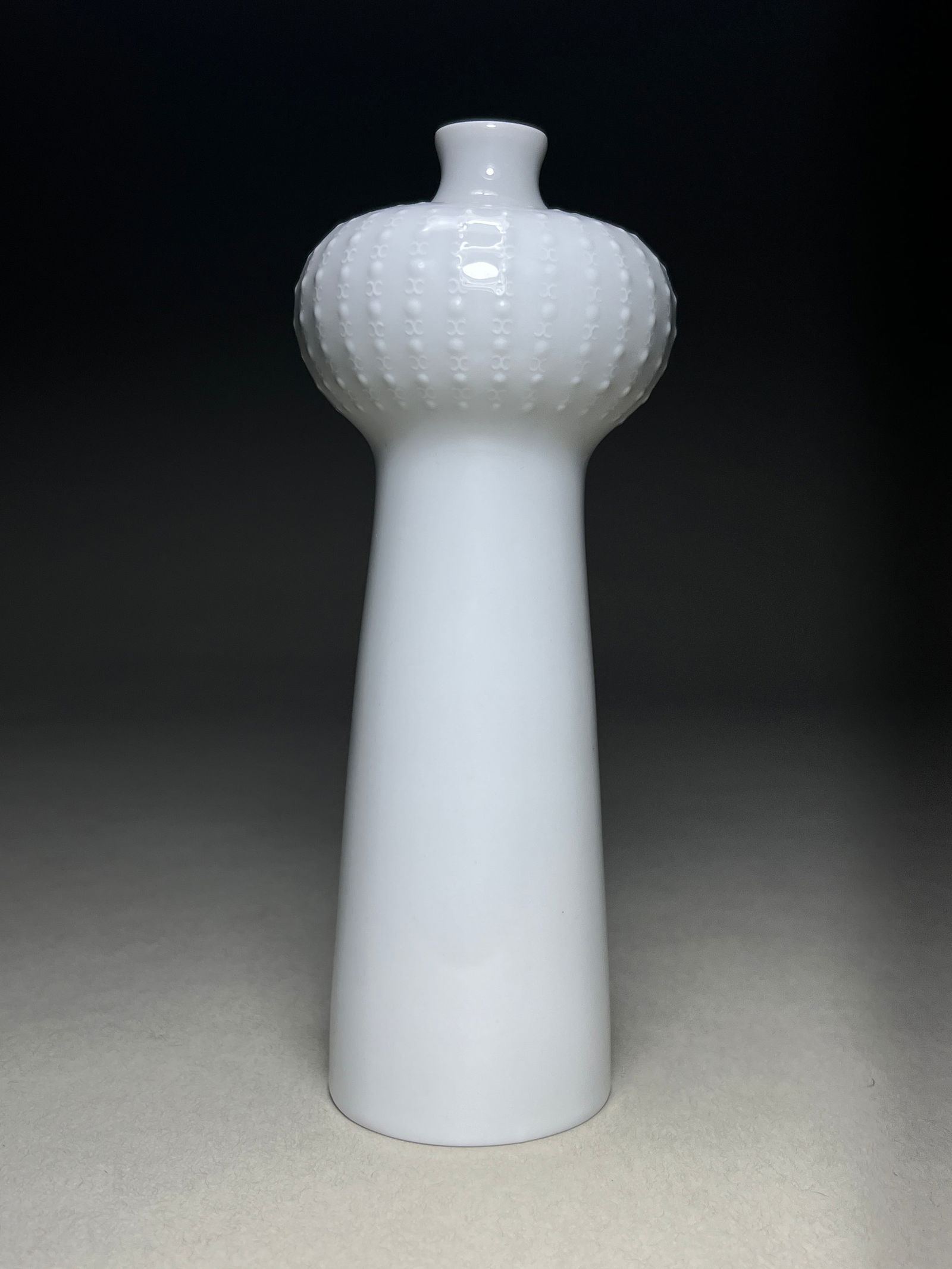 Ludwig Zepner "Television Tower" Porcelain Vase for Meissen - c.1965: Ludwig Zepner "Television Tower" Porcelain Vase for Meissen - c.1965 Elegant vase featuring a distinctive silhouette inspired by the iconic Berlin Television Tower. The piece consists of a slender con