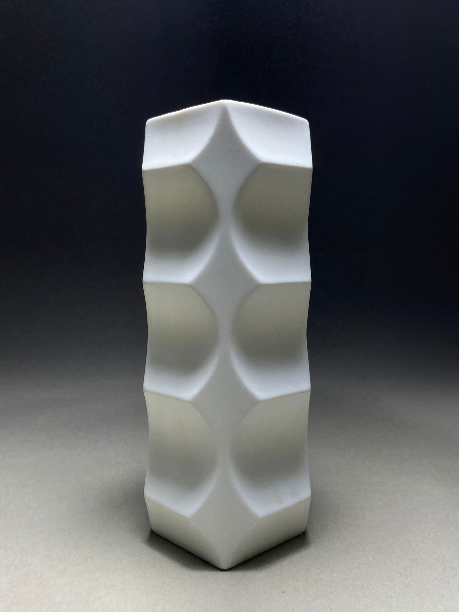 HEINRICH FUCHS. Vase, "Archais", Porcelain, Hutschenreuther, 1960s: HEINRICH FUCHS. Vase, "Archais", Porcelain, Hutschenreuther, 1960s A sculptural porcelain vase from the Archais series, designed by Heinrich Fuchs for Lorenz Hutschenreuther, Germany. Produced between