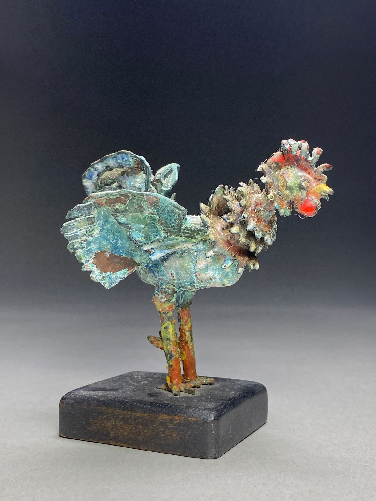 Modernist bronze rooster sculpture by Bode Willumsen, 1962,: Modernist bronze rooster sculpture by Bode Willumsen, 1962, The sculpture exhibits a striking verdigris patina that has developed naturally over time, creating a rich palette of blues and greens with