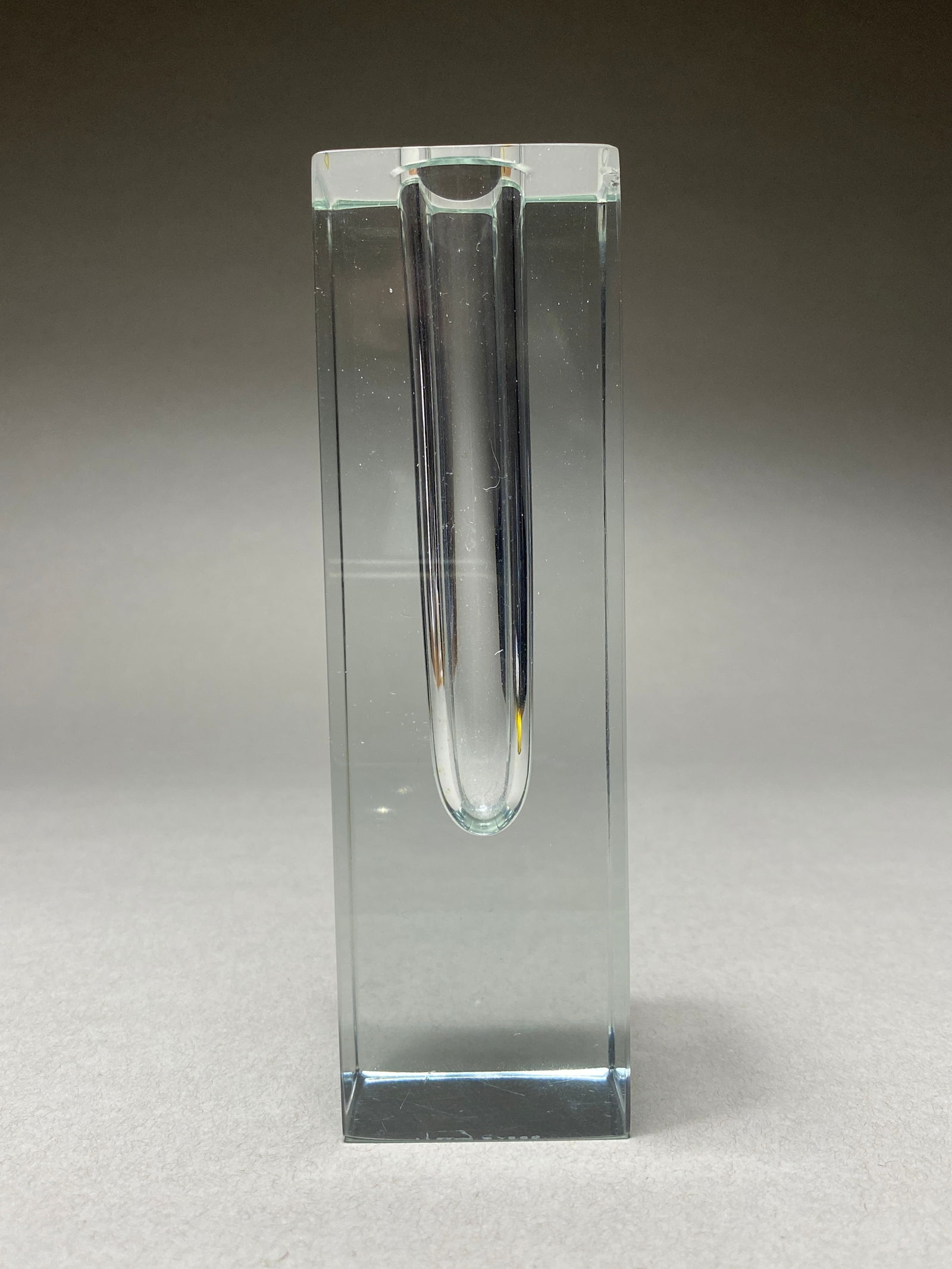 Asta Stromberg for Strombergshyttan Modernist Glass Column Vase - Suspended Vessel with MCM Form,: Asta Stromberg for Strombergshyttan Modernist Glass Column Vase - Suspended Vessel with Architectural Design and Modernist Form, Sweden, Mid 20th Century This striking Asta Stromberg for Strombergshyt