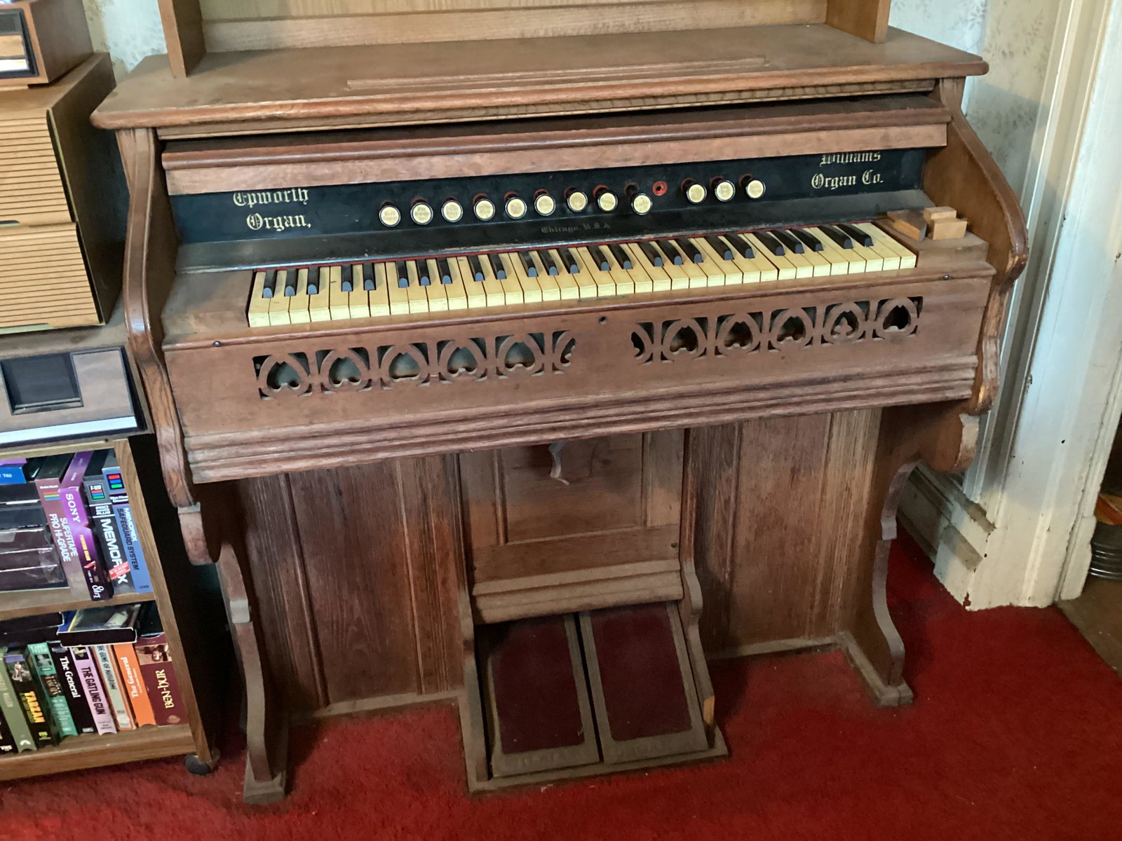 Williams Organ Co. Upworth Organ - untested, as shown: Williams Organ Co. Upworth Organ - untested, as shown