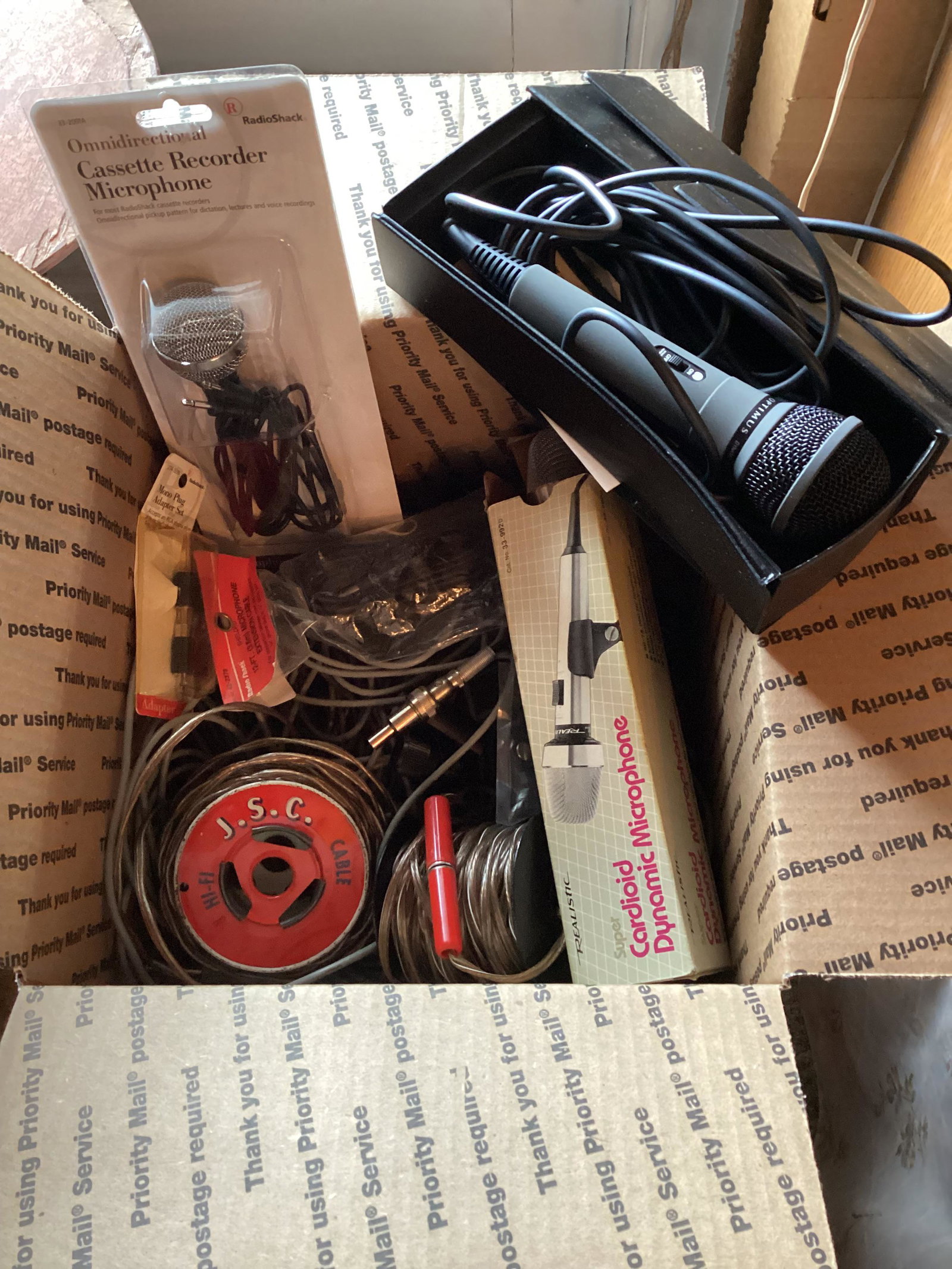 Box of Vintage Hi-Fi cable and Microphones (1 of 1)
