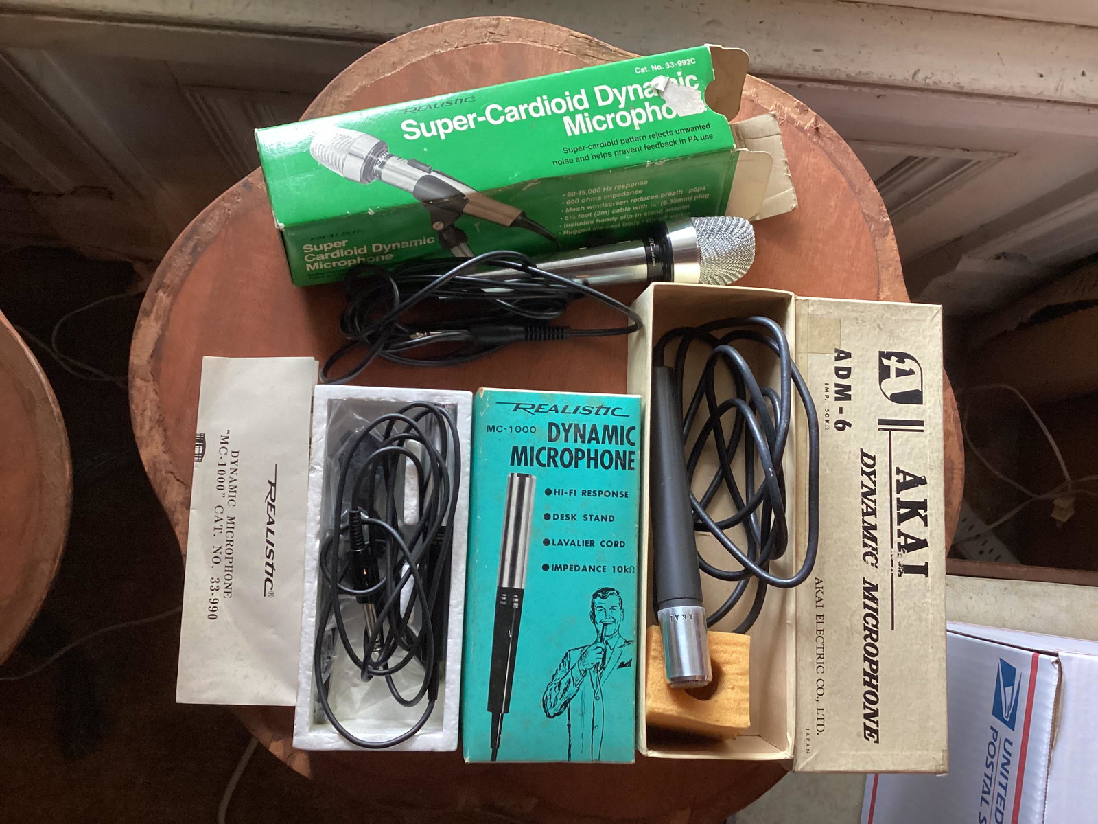Vintage Akai & Realistic Microphones in original Boxes (1 of 1)