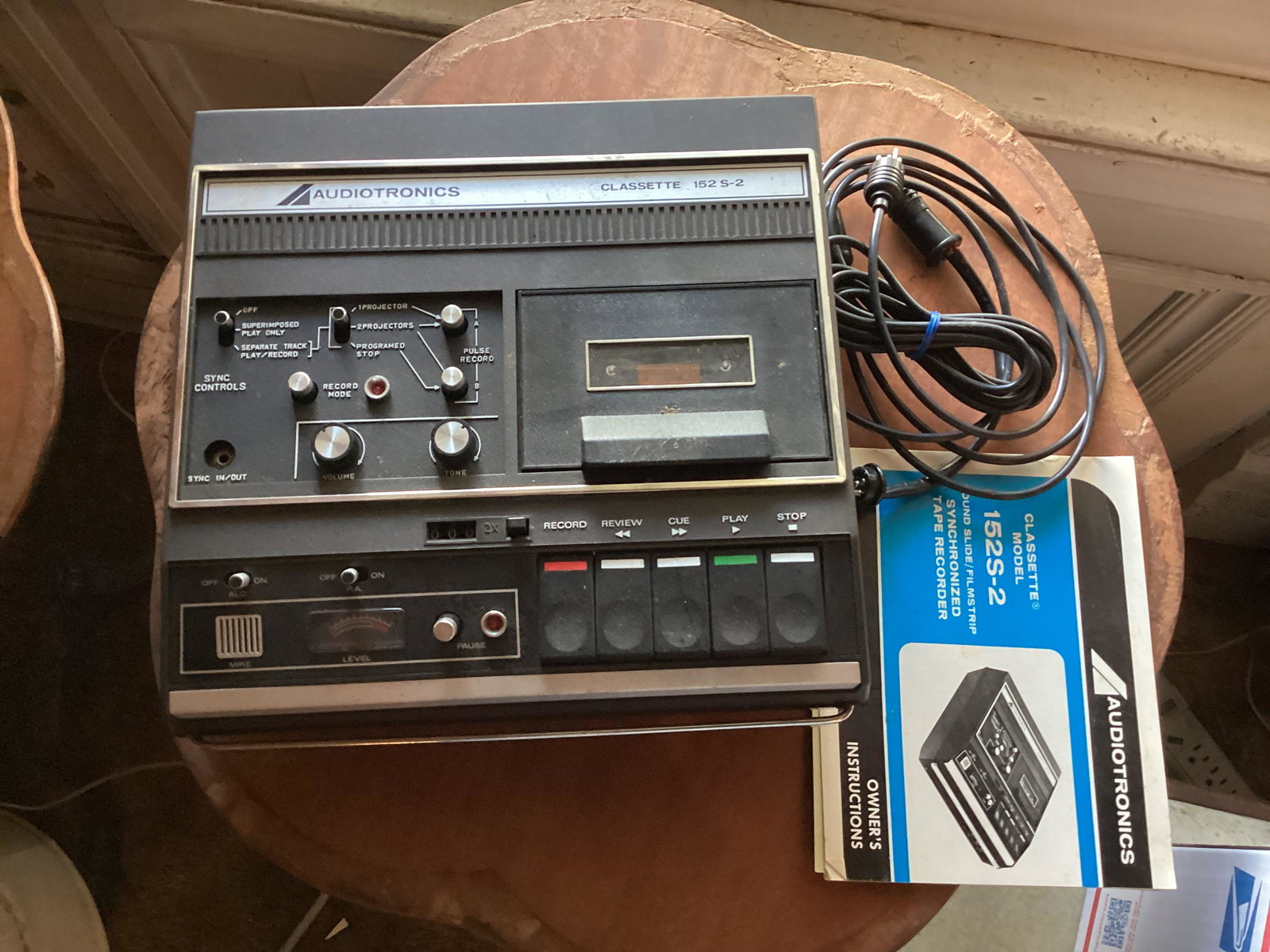 Vintage Audiotronics Cassette Model 152S-2 Sound Slide/Filmstrip Synchronized tape recorder (1 of 1)