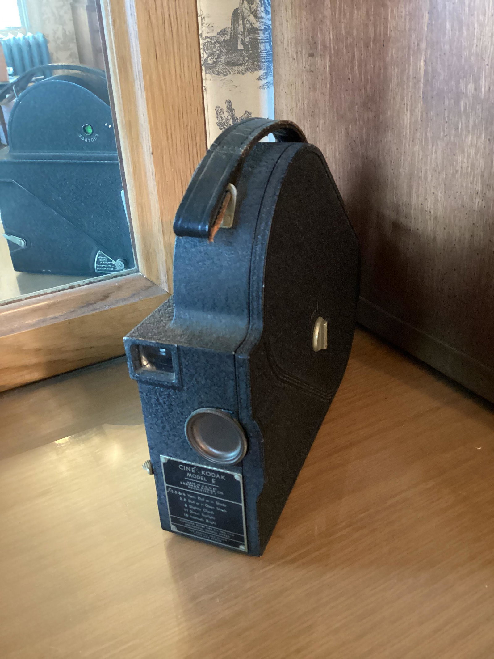 Vintage Cine Kodak Model E Movie Camera with original instruction book (not pictured) (1 of 3)