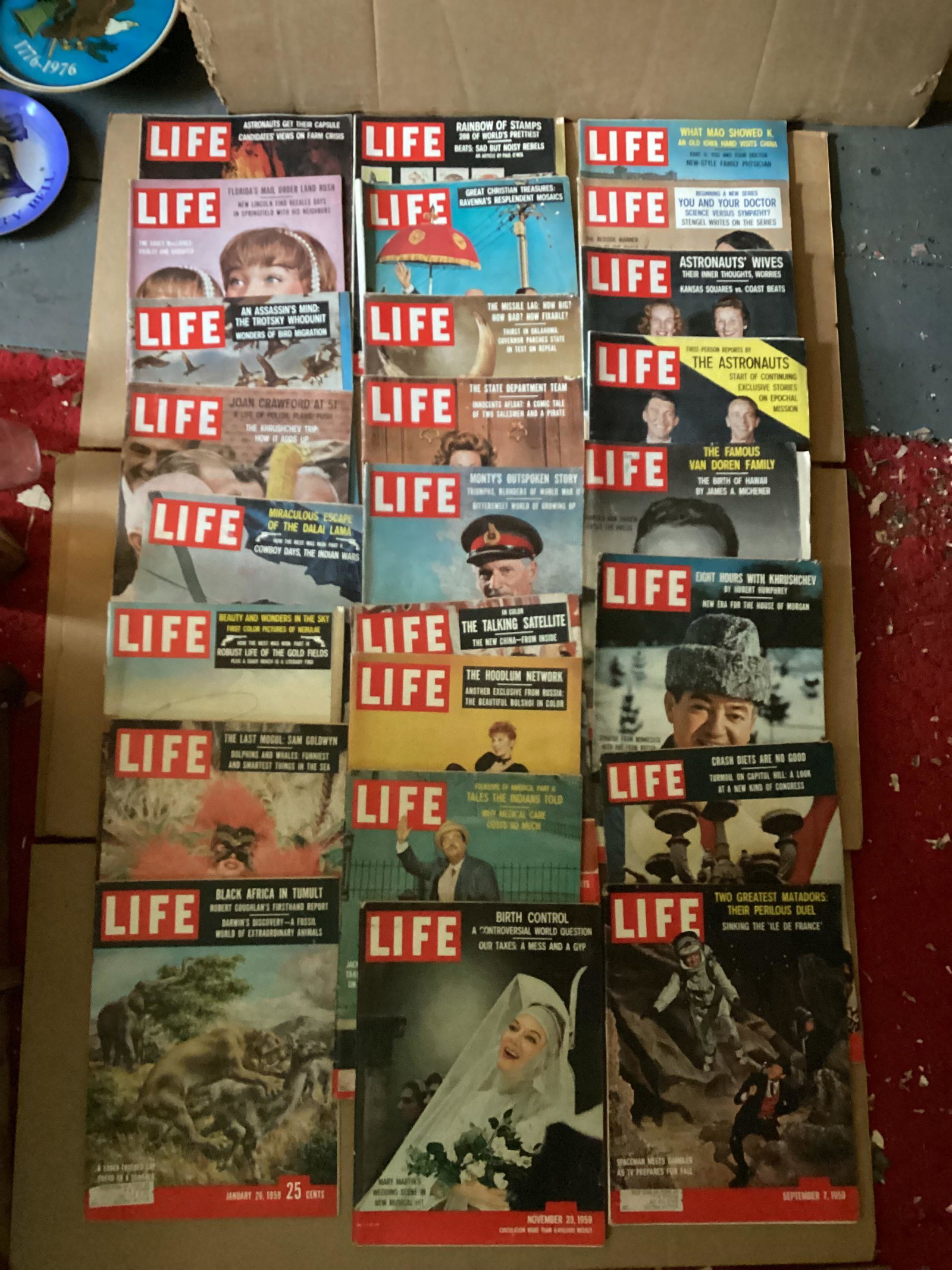 Large lot of 1950s & 960 Life Magazines (1 of 1)