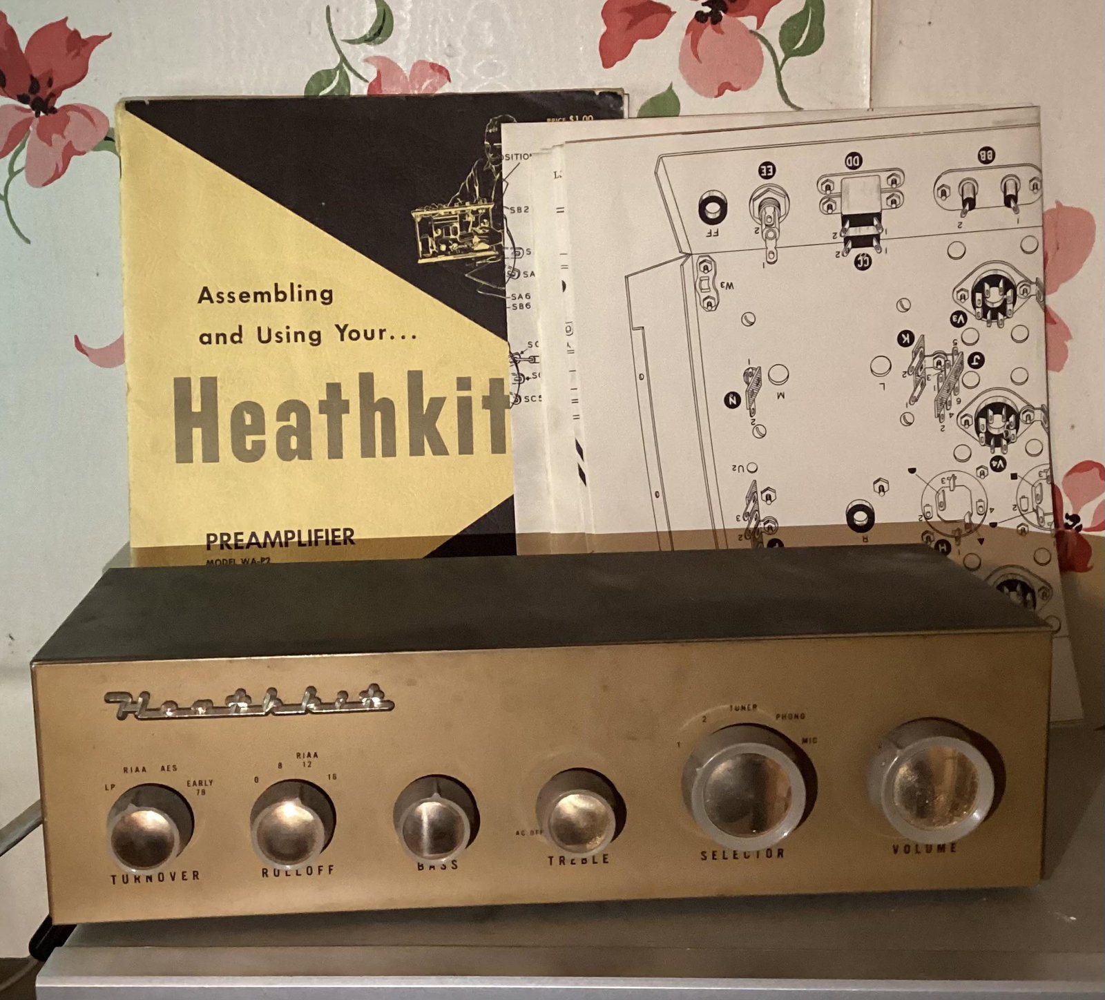 Heathkit Preamplifier Model WA-P2 with original booklet (1 of 1)