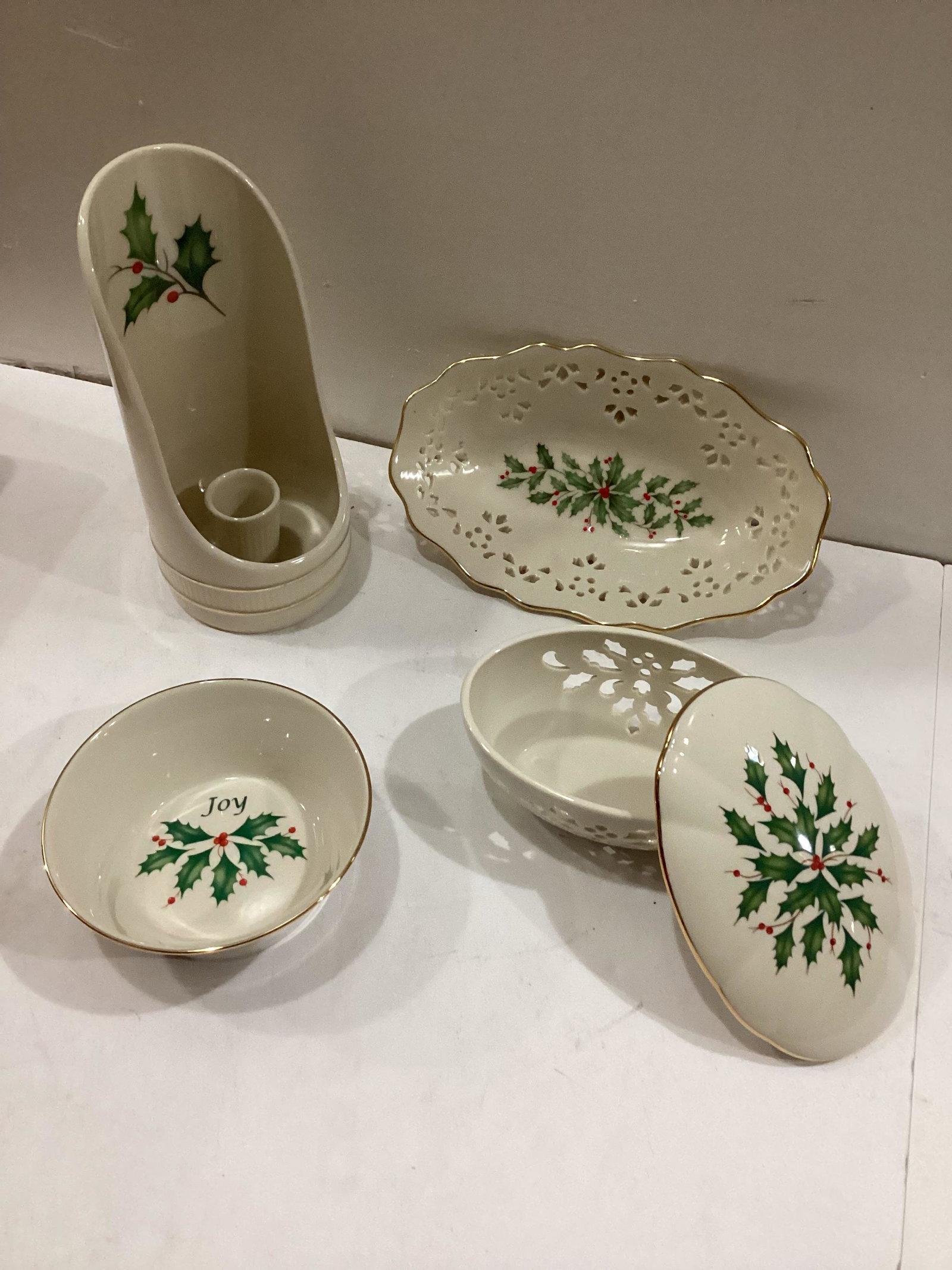 Lot of Lenox 24Kt Gold Trim & Holdiay Pattern: Largest 7.5"