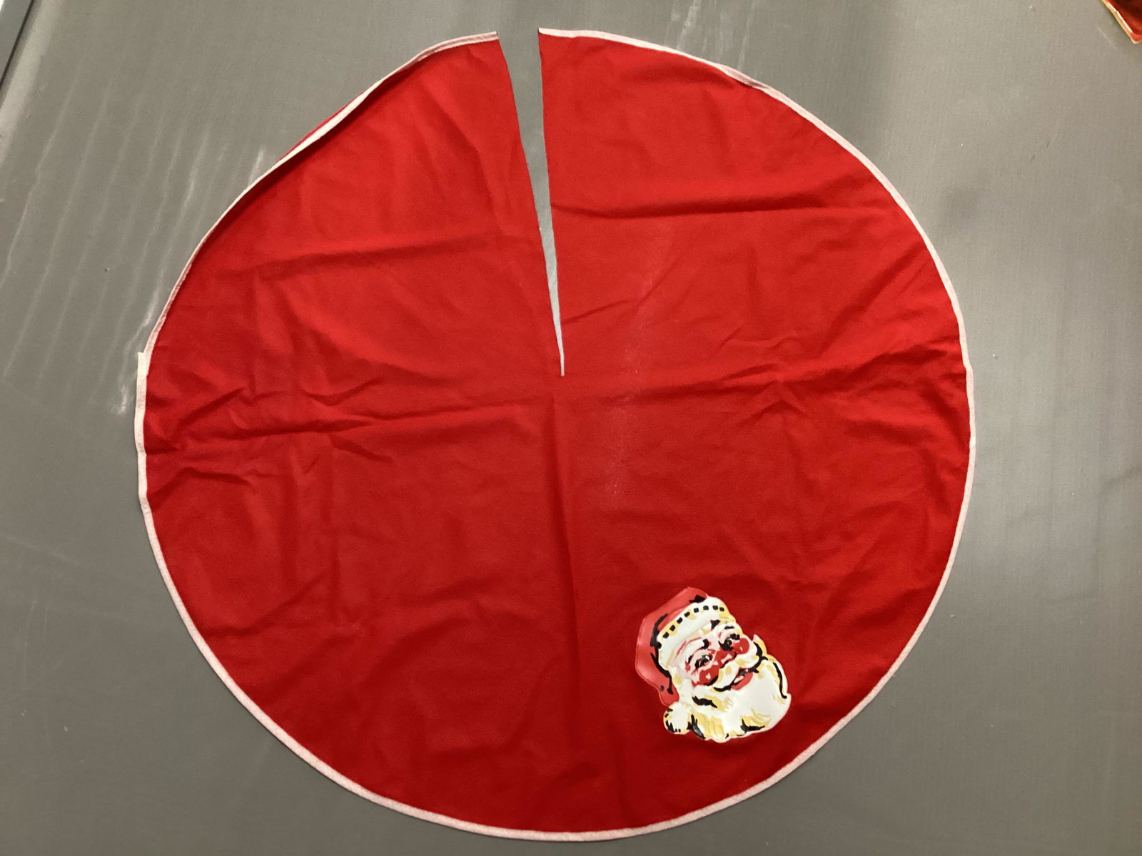 Vintage Tree Skirt: 34"