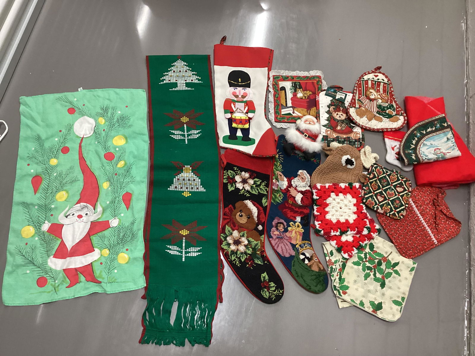 Chuck Gruen Fallani & Cohn Santa Towel & Vintage Christmas: Needlework Stockings, Potholders, and more
