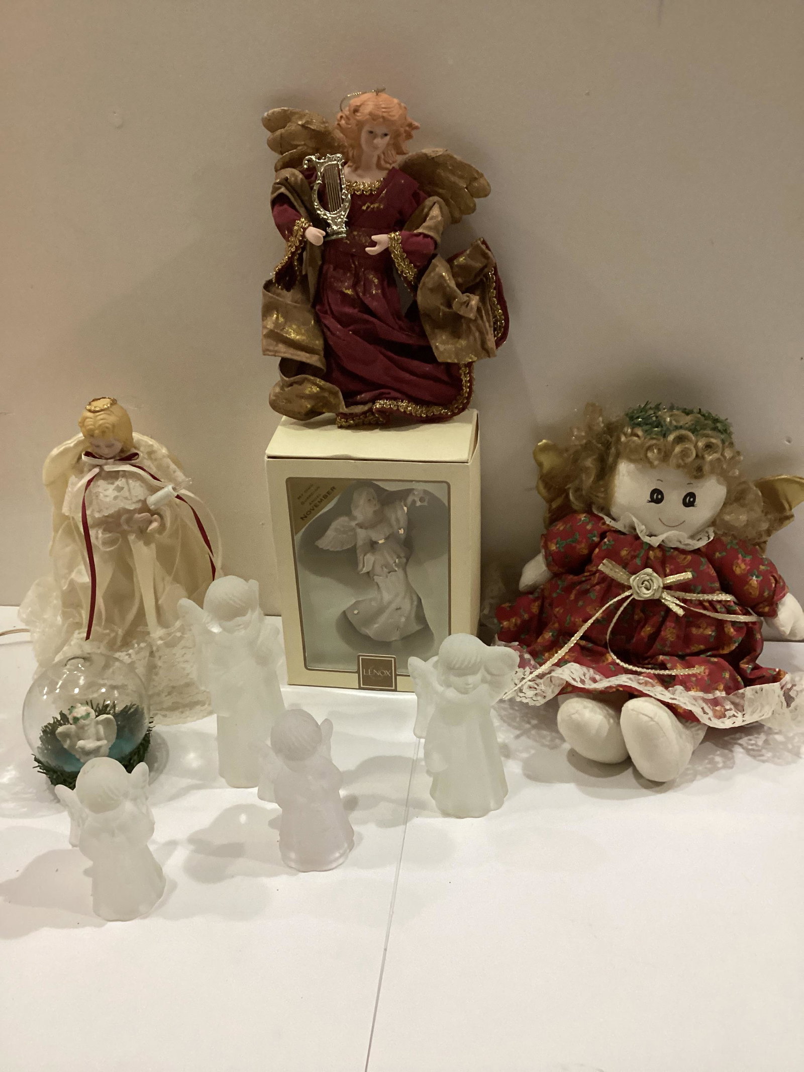 Lot of Angels incl. Lenox Angel in the box: Lenox November Guardian Angel
