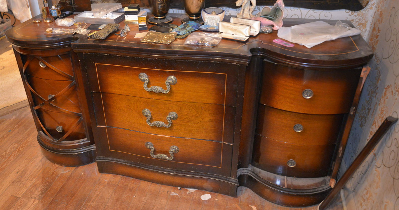 Antique mahogany bedroom set Nov 13, 2022 P&P Vintage in NJ
