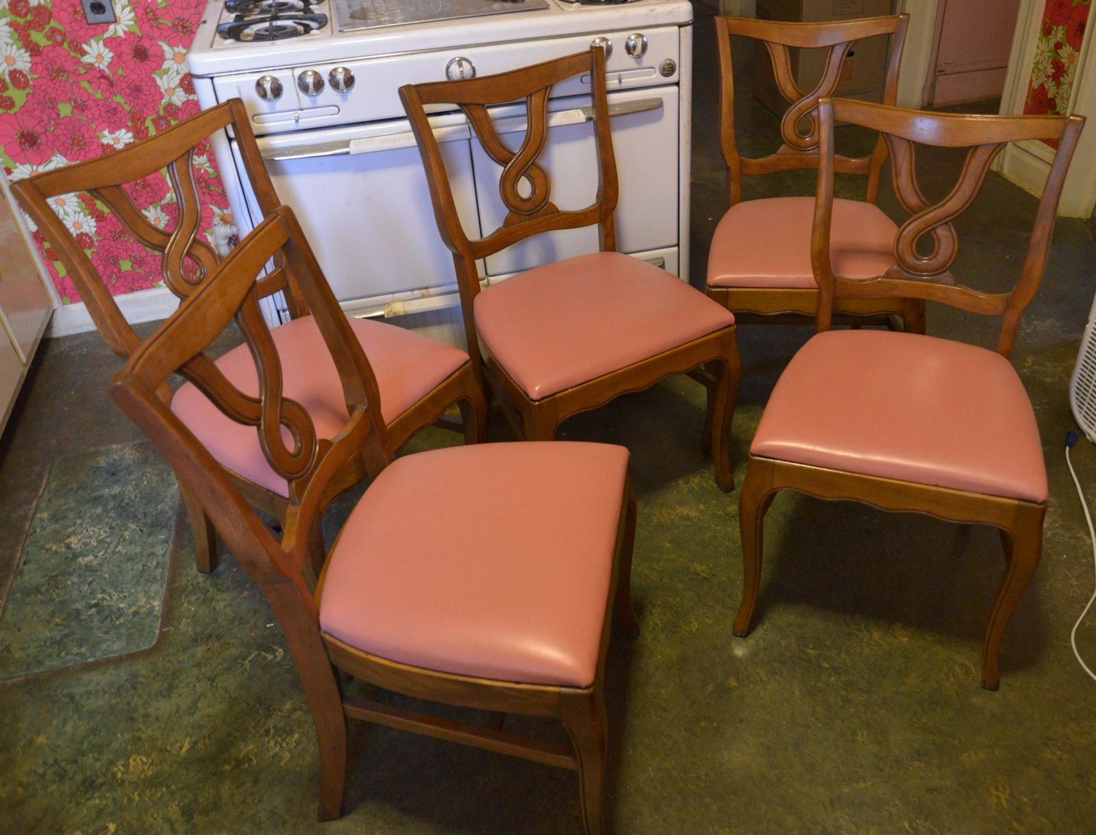 Five kitchen or dining room chairs: Very clean. No rips.