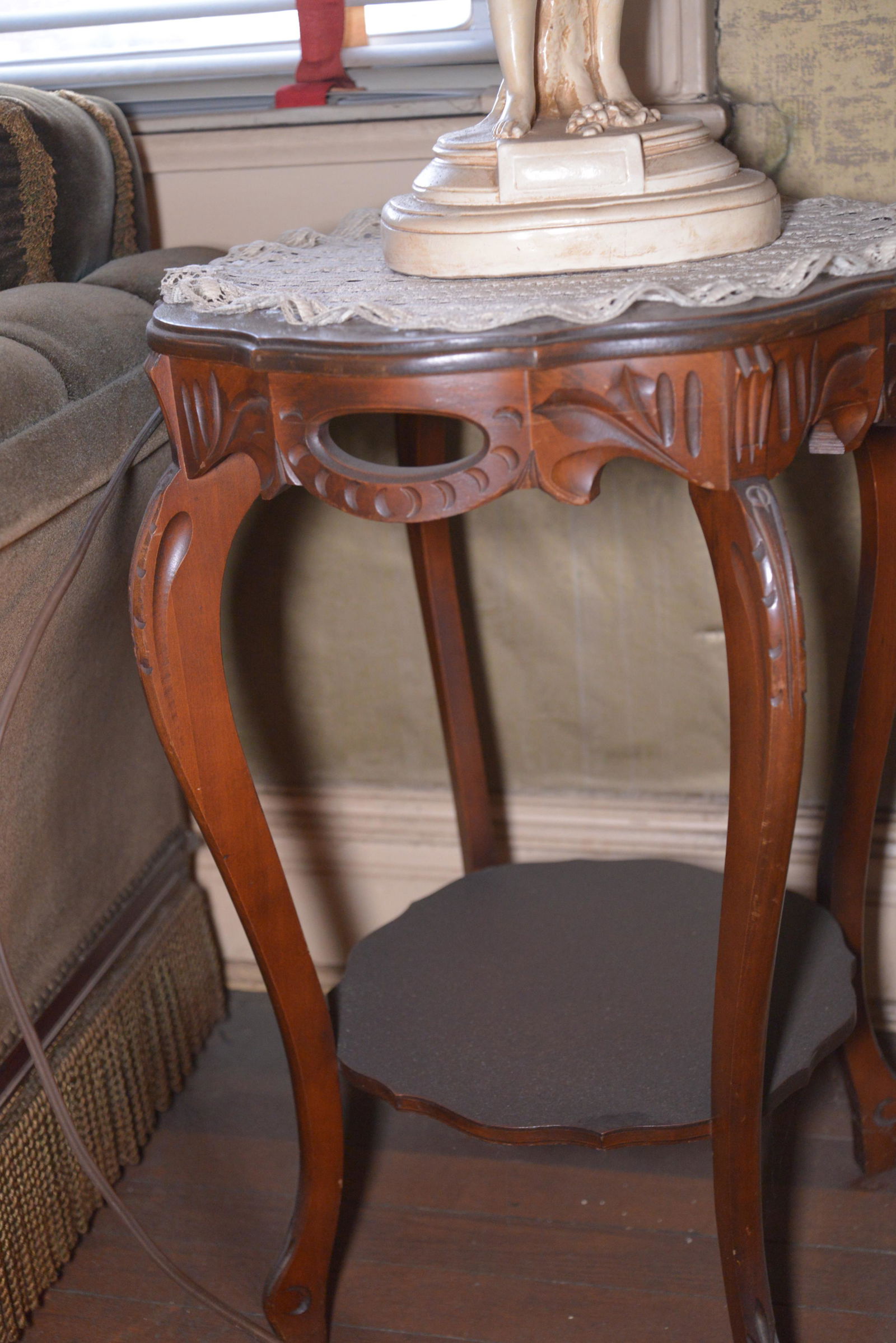 Antique round side tables: Antique round side tables