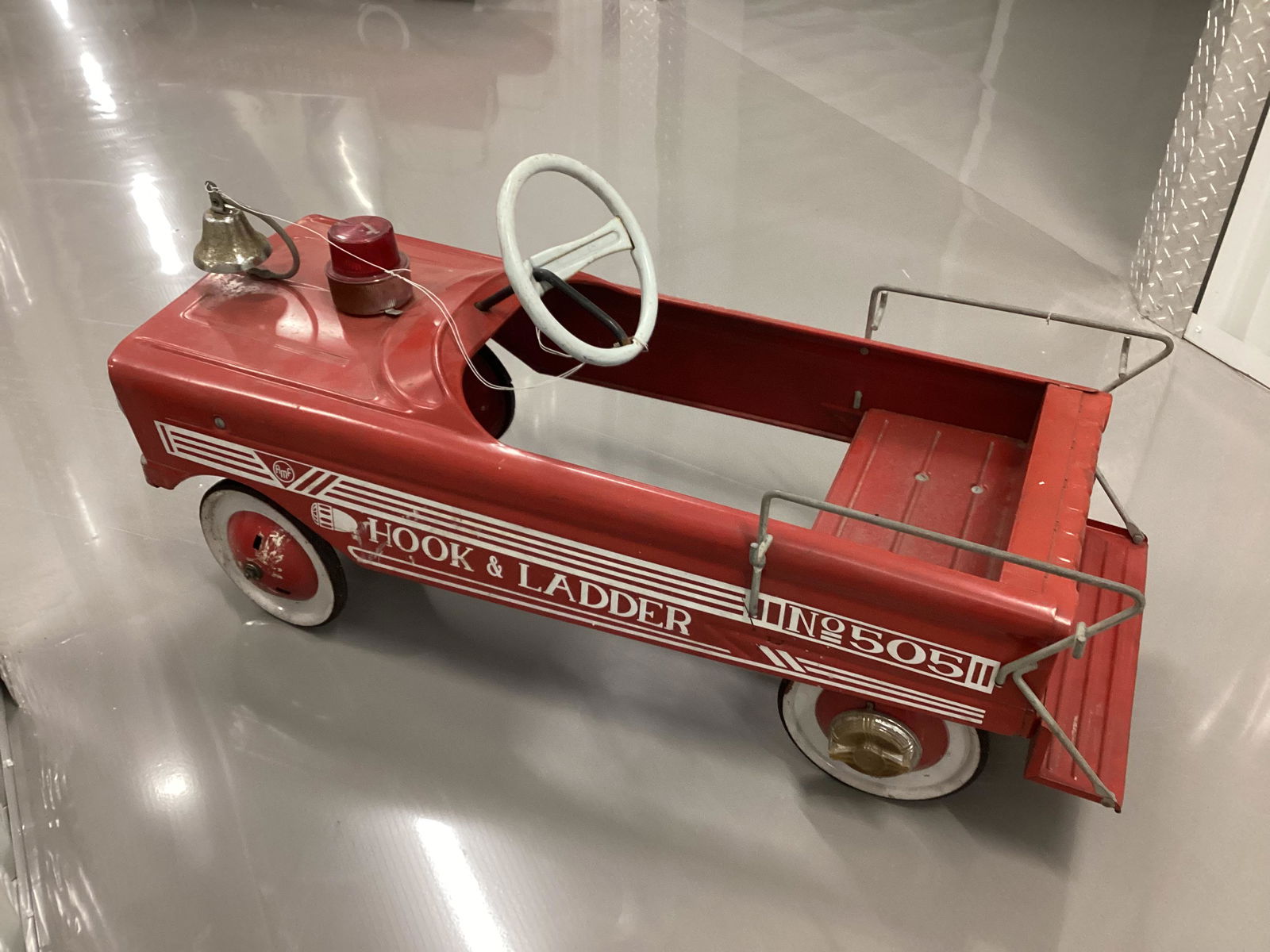 Firefighter Pedal Car No 505 (1 of 3)