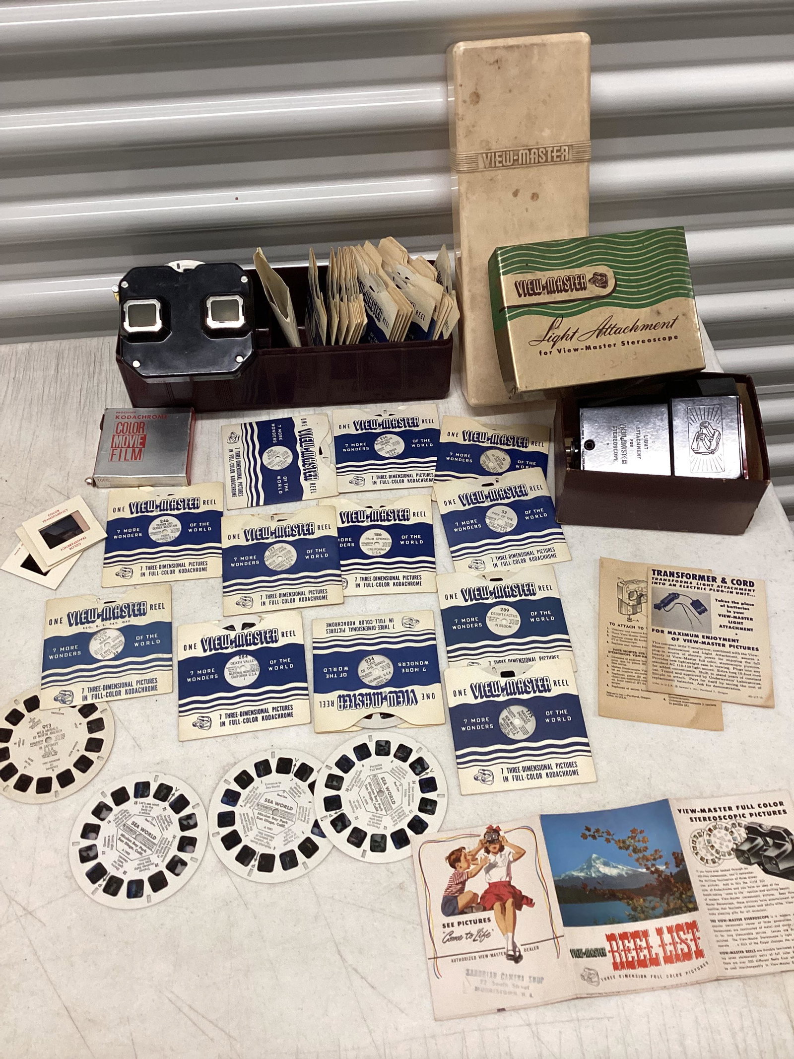 Vintage View Master in case & View-master Light Attachment with National Park & Other Reels (1 of 1)