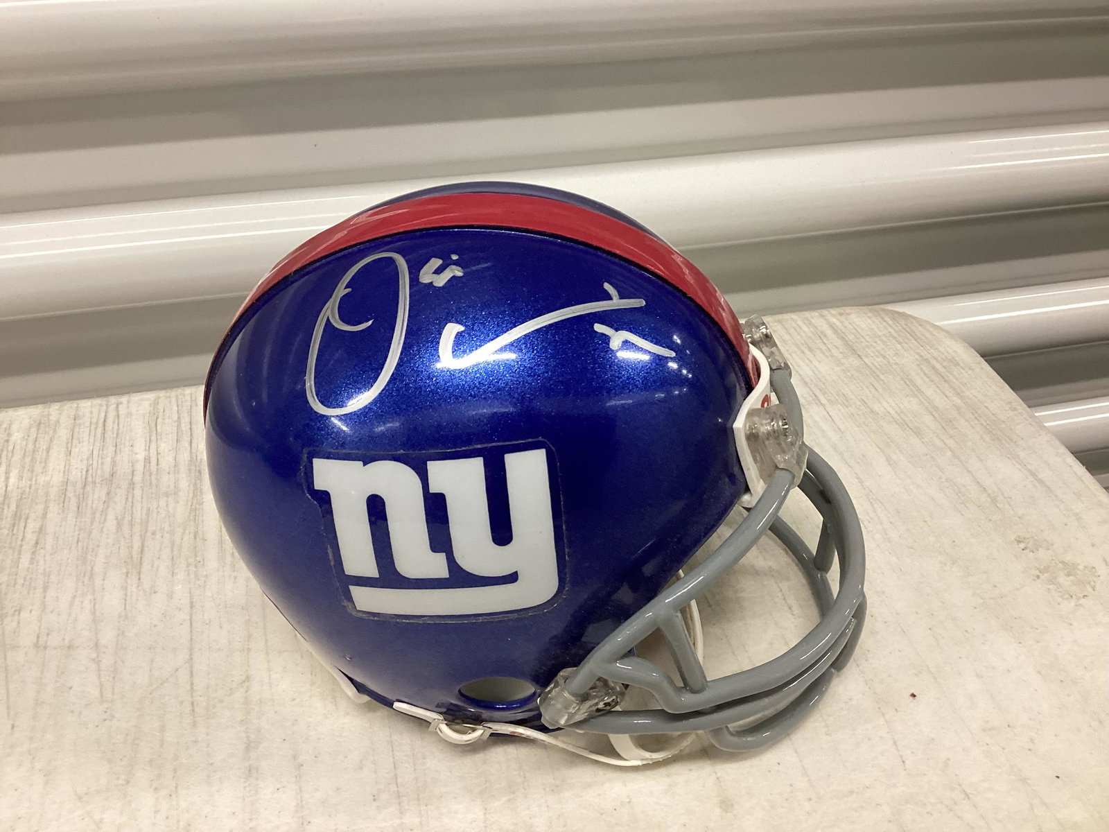 NY Giants Osi Umenyiora Signed Mini Helmet (1 of 2)