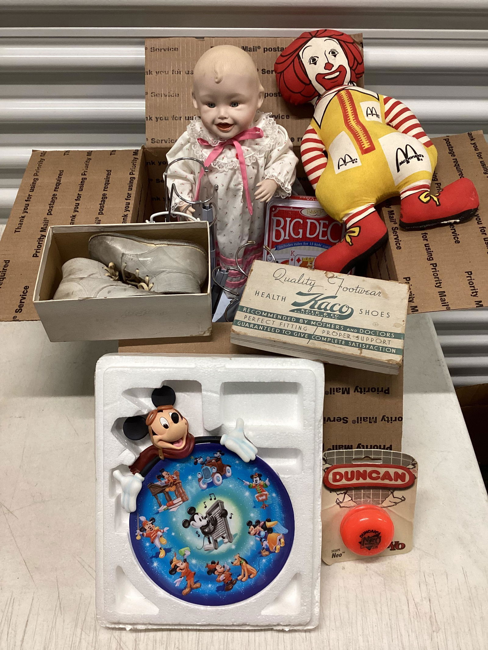 Vintage Ronald McDonald, Sealed Duncan Yo-yo and other toys (1 of 1)