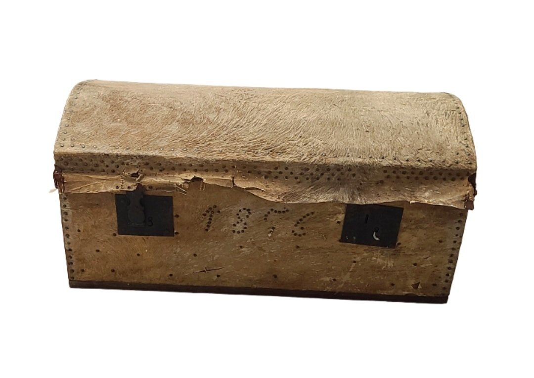 Antique Cowhide Trunk: Gorgeous piece for restoration or country decor as is. 15x38x19"