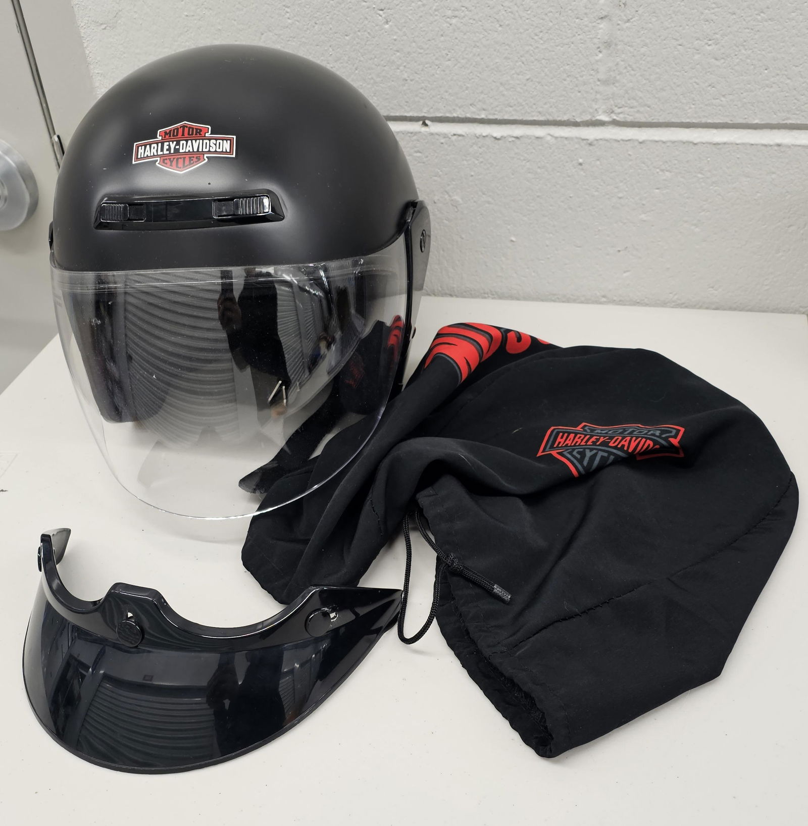 Harley Davidson Helmet XL with Bag (1 of 3)