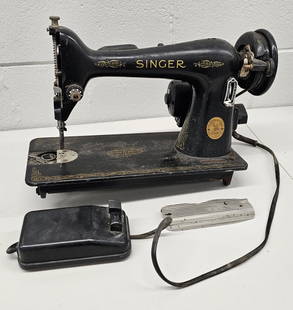 Vintage Singer Sewing Machine: with parts as shown, untested