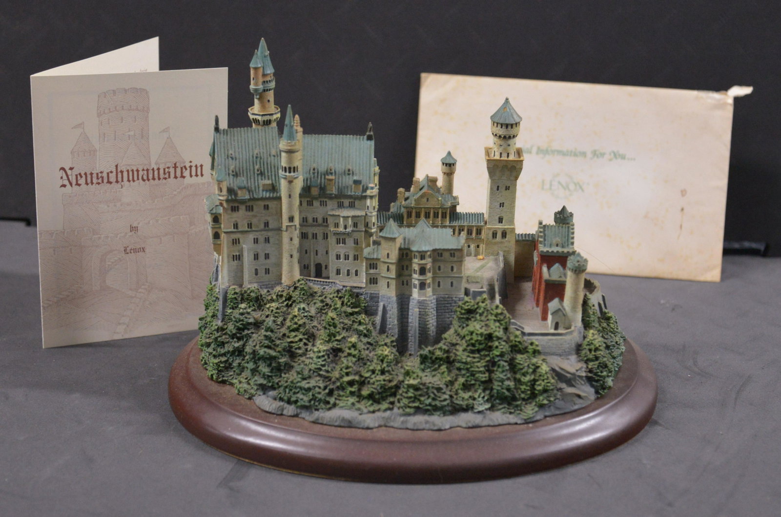 Lenox Neuschwanstein 1993 Great Castles of the World w/COA: No box. 10x8x7"