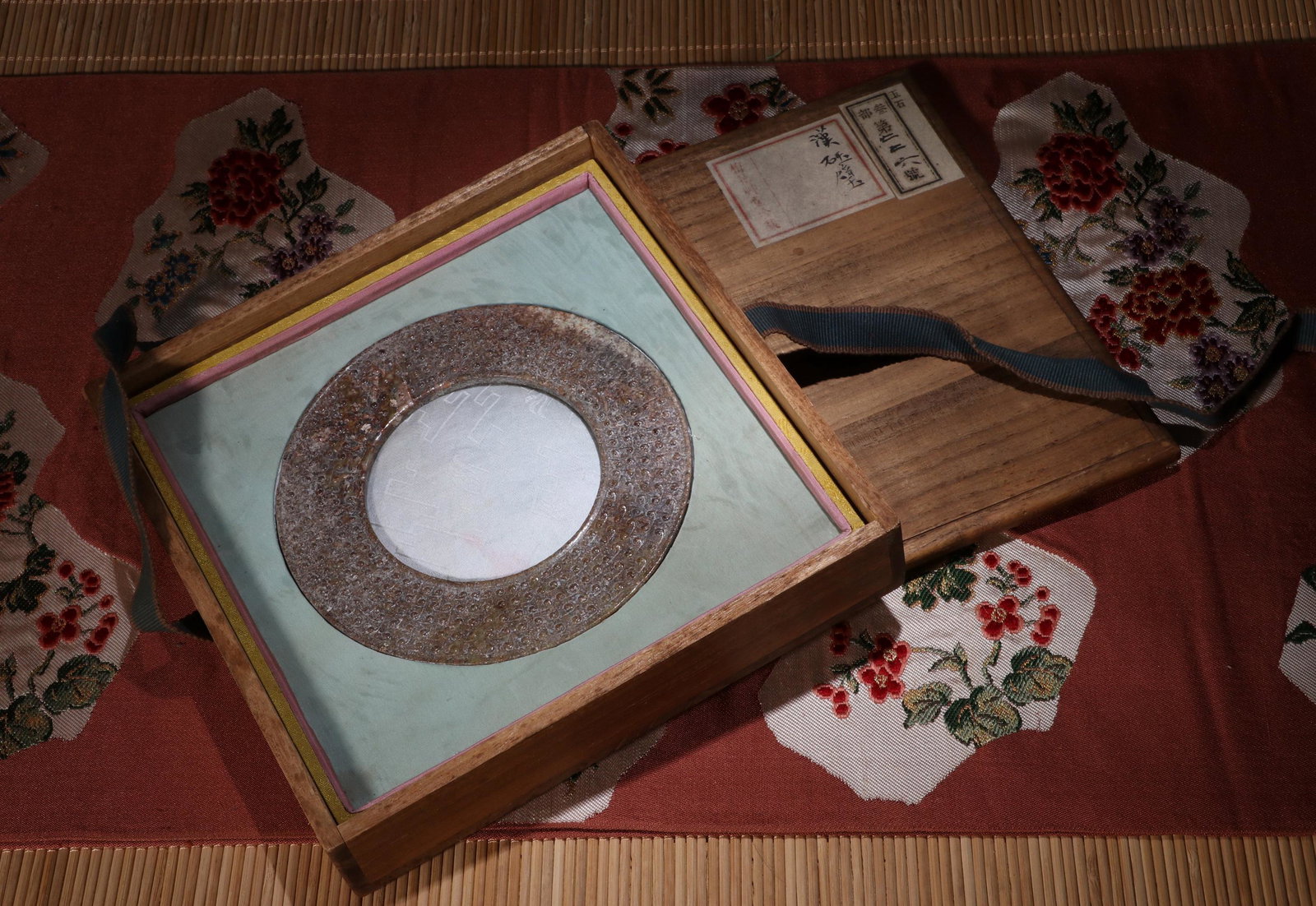 CHINESE ANCIENT JADE RING BI DISC (1 of 7)