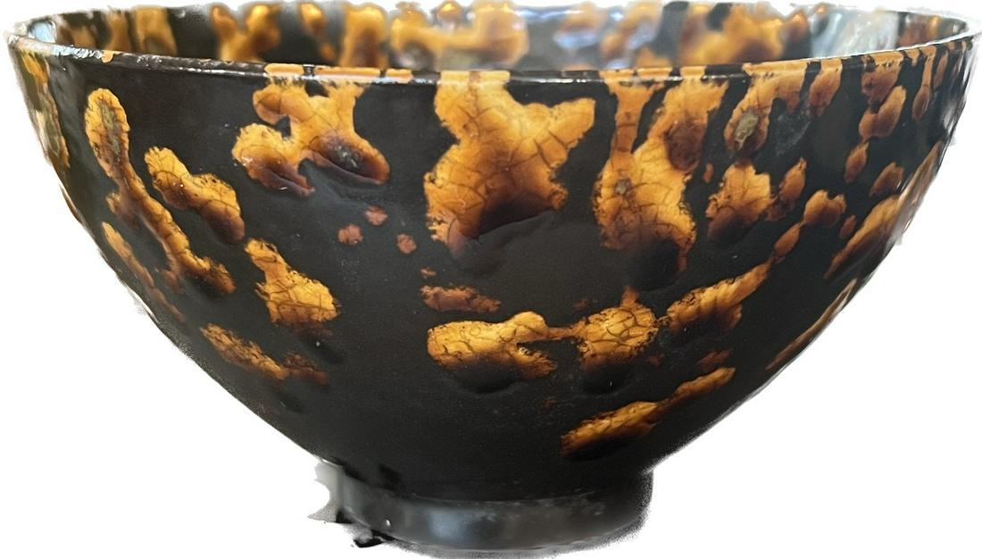 Chinese Hawksbill Tortoise Tenmoku Chawan.: Beautiful Chinese antique Hawksbill Tortoise Tenmoku Chawan. 2.75 inches high x 5 inch diameter.