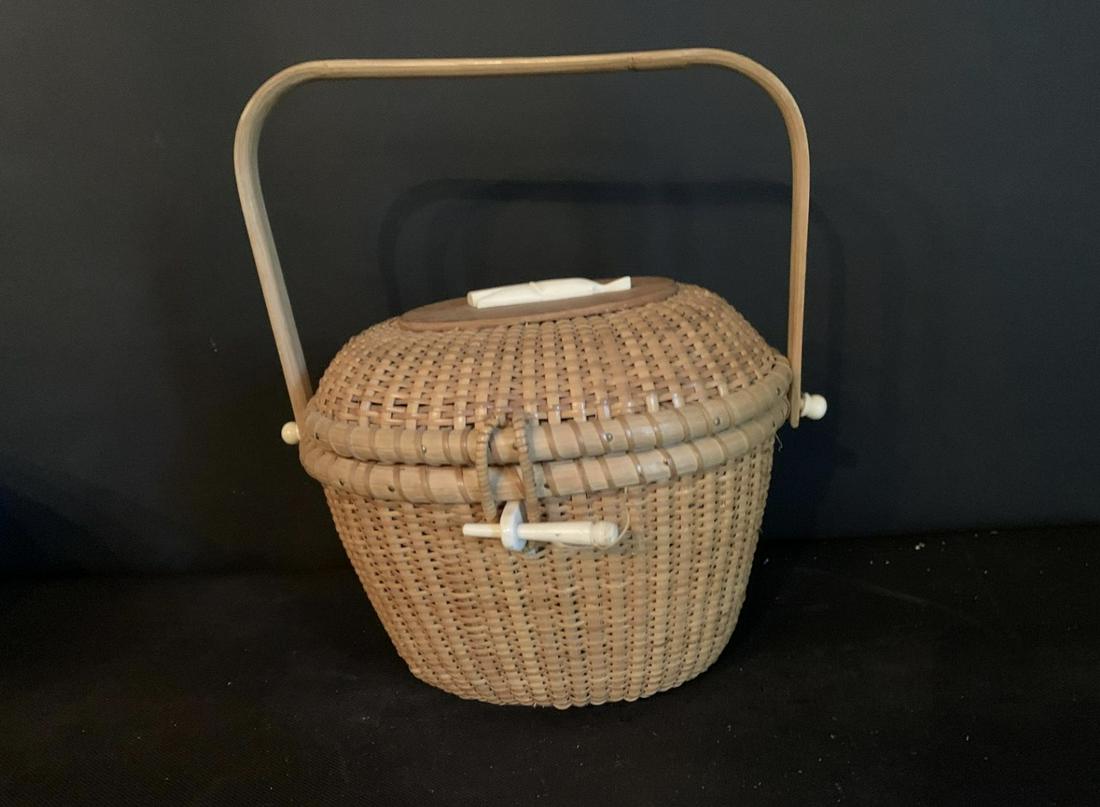 Nantucket Basket with Inlaid Whale Lid: Vintage Nantucket Basket with inlaid Whale lid. Damages to hinges.
