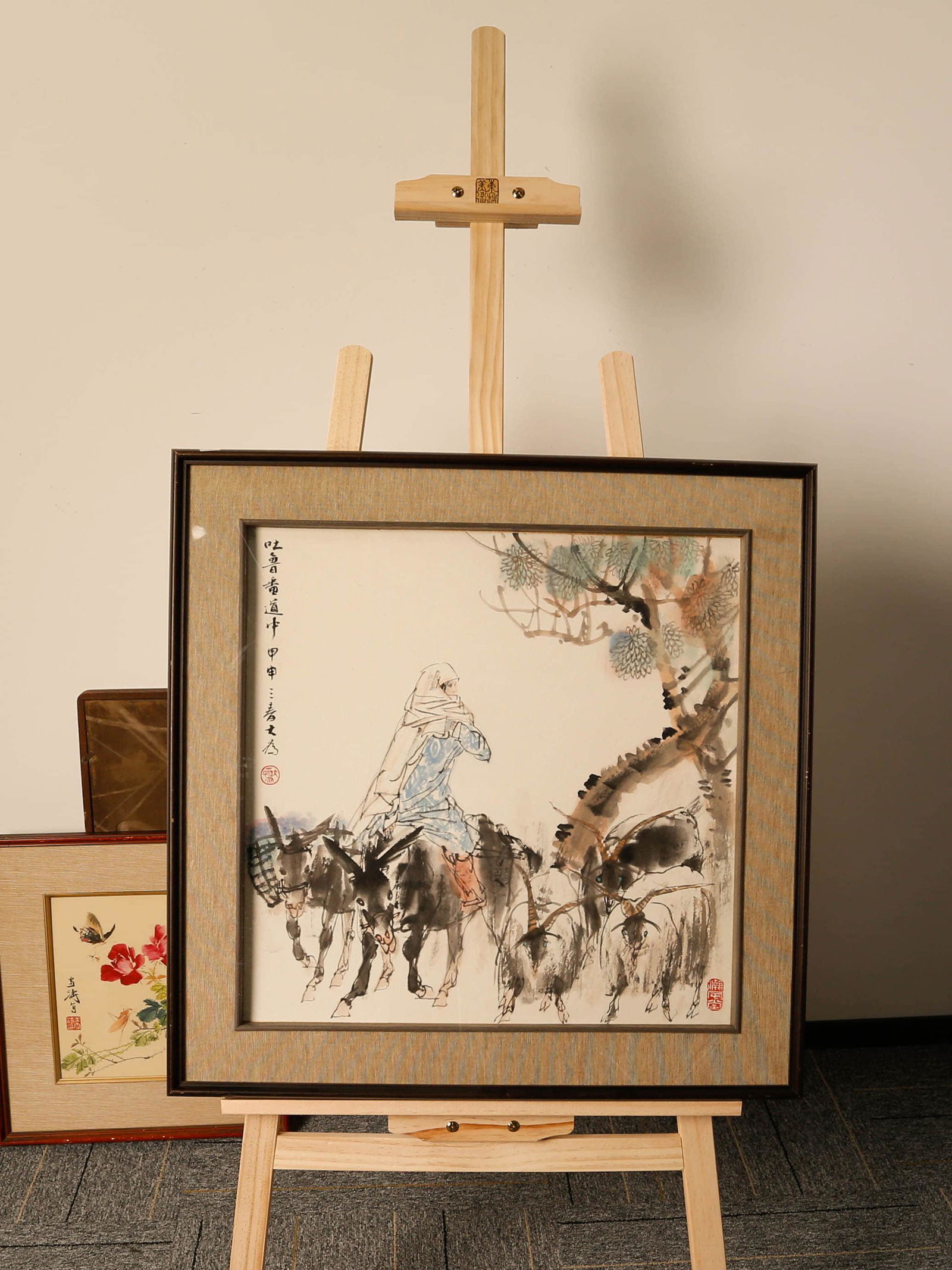 Bulls Framed Painting, Liu Dawei Mark: Bulls Framed Painting, Liu Dawei Mark Length:48cm, Width:49cm, Detailed condition reports are not included in this catalogue. For additional information, including condition reports, please feel free