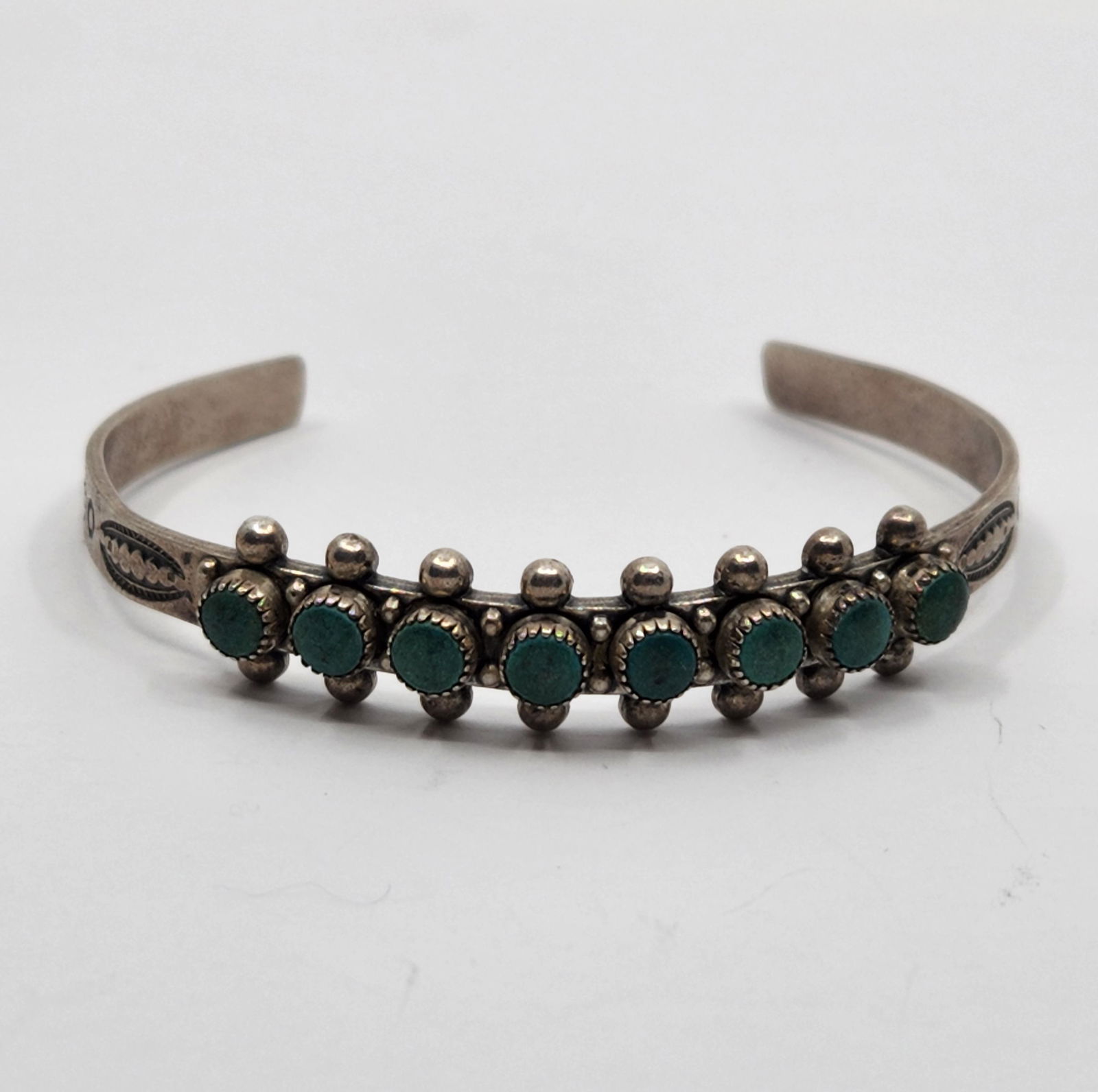 Vintage Navajo Turquoise Sterling Silver Cuff Bracelet (1 of 7)