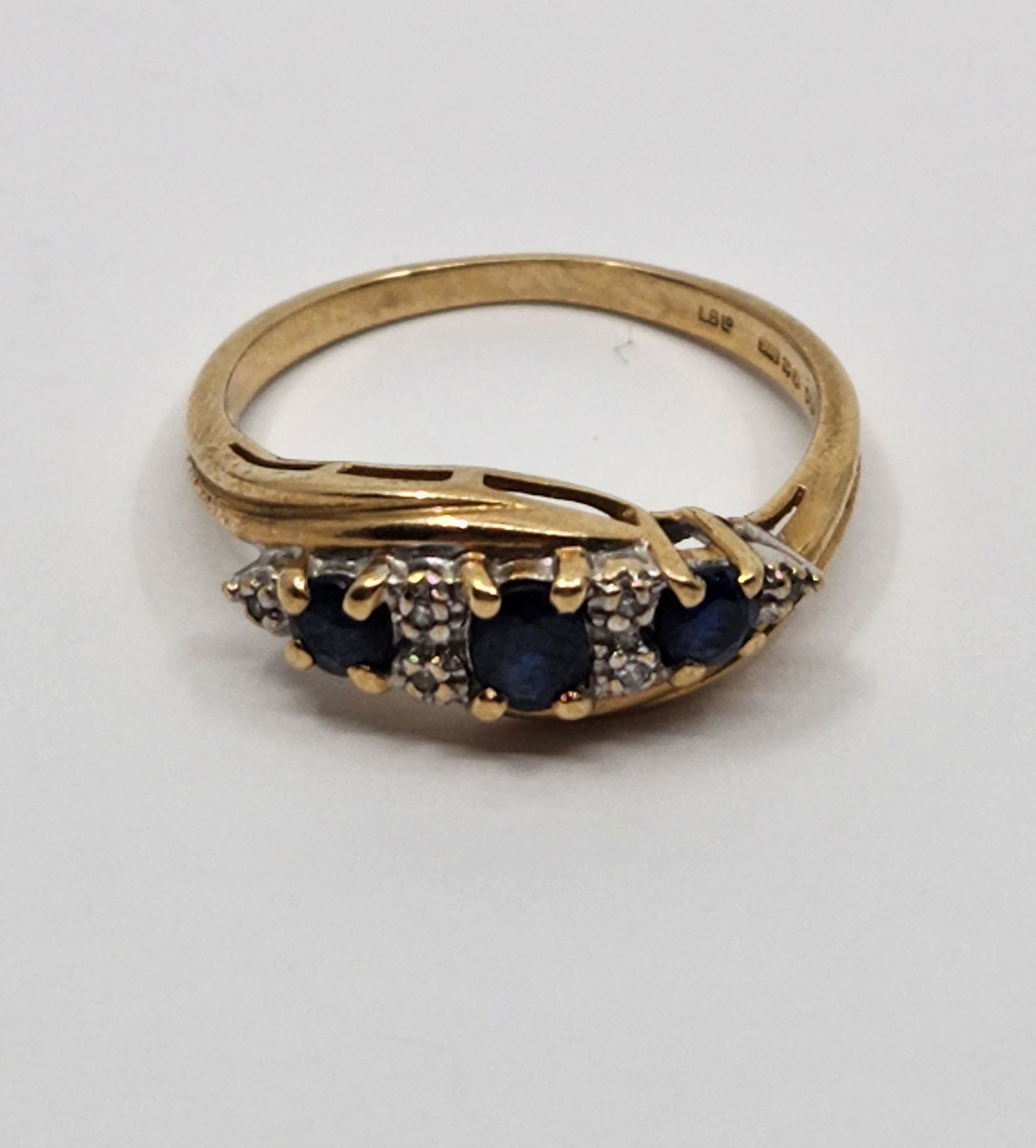 9k Sapphires and Diamonds Gold Ring (1 of 7)