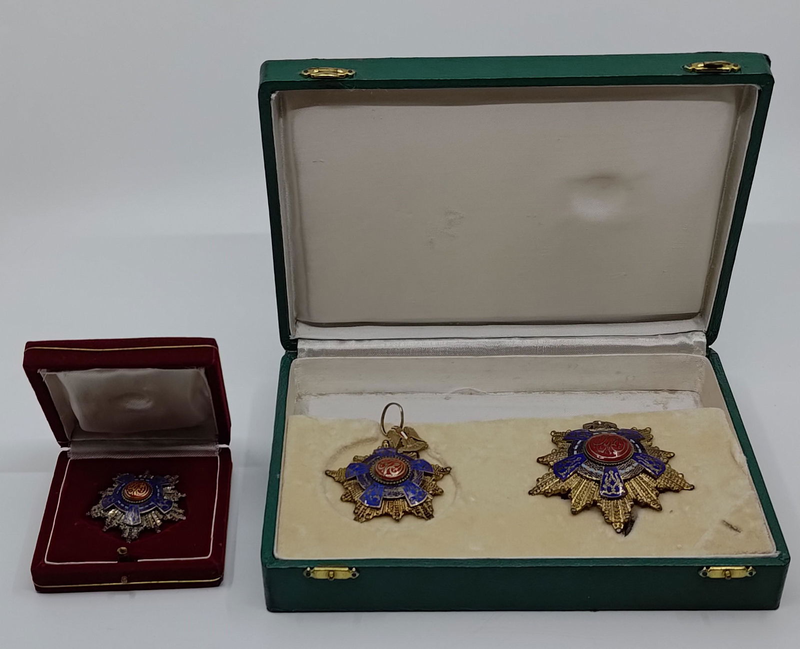 Egypt, Order Of The Republic 2ND Class set of 3 Medals (1 of 15)