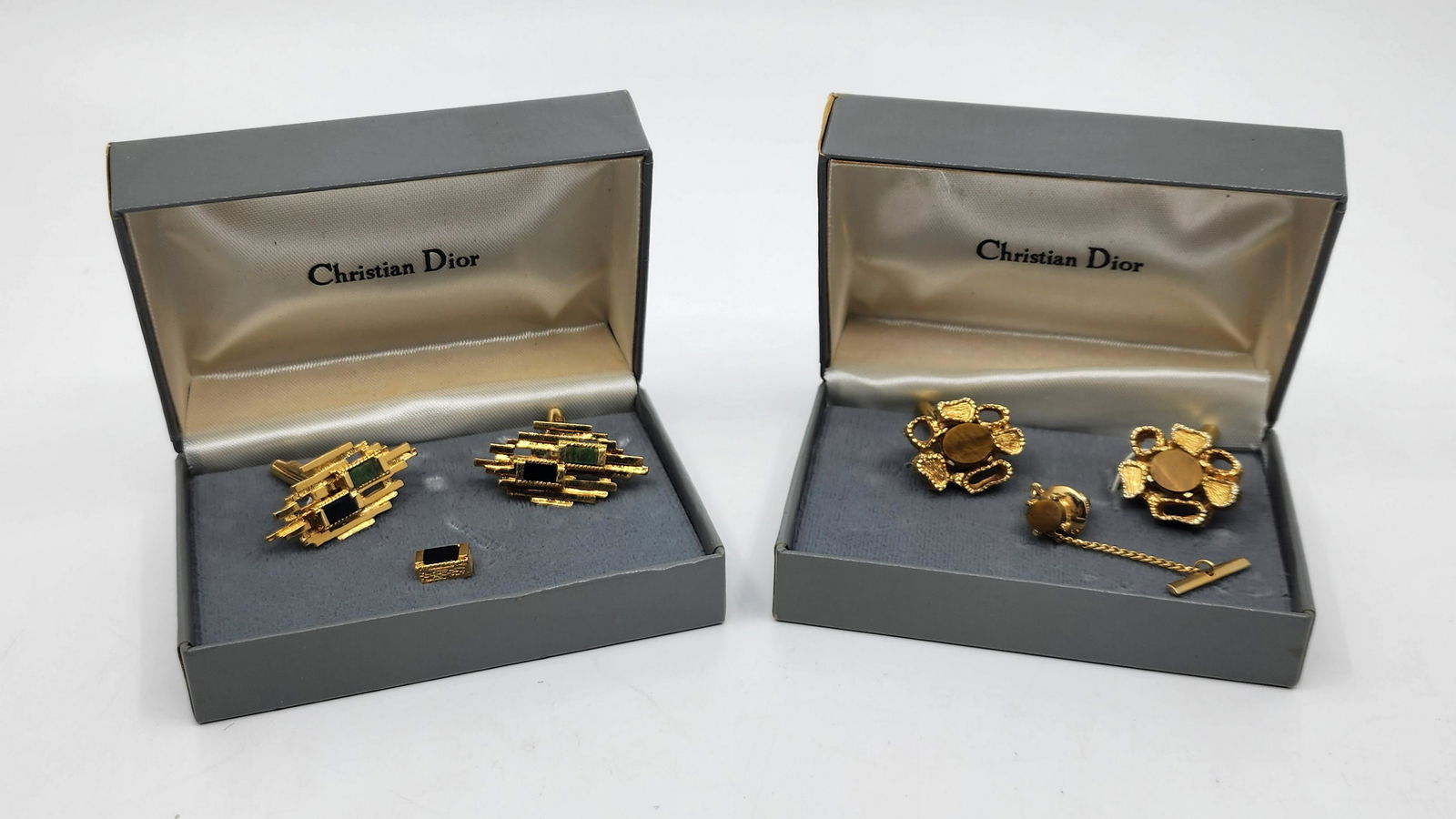 Christian Dior, Set of 2 pairs of cufflinks in their boxes (1 of 5)