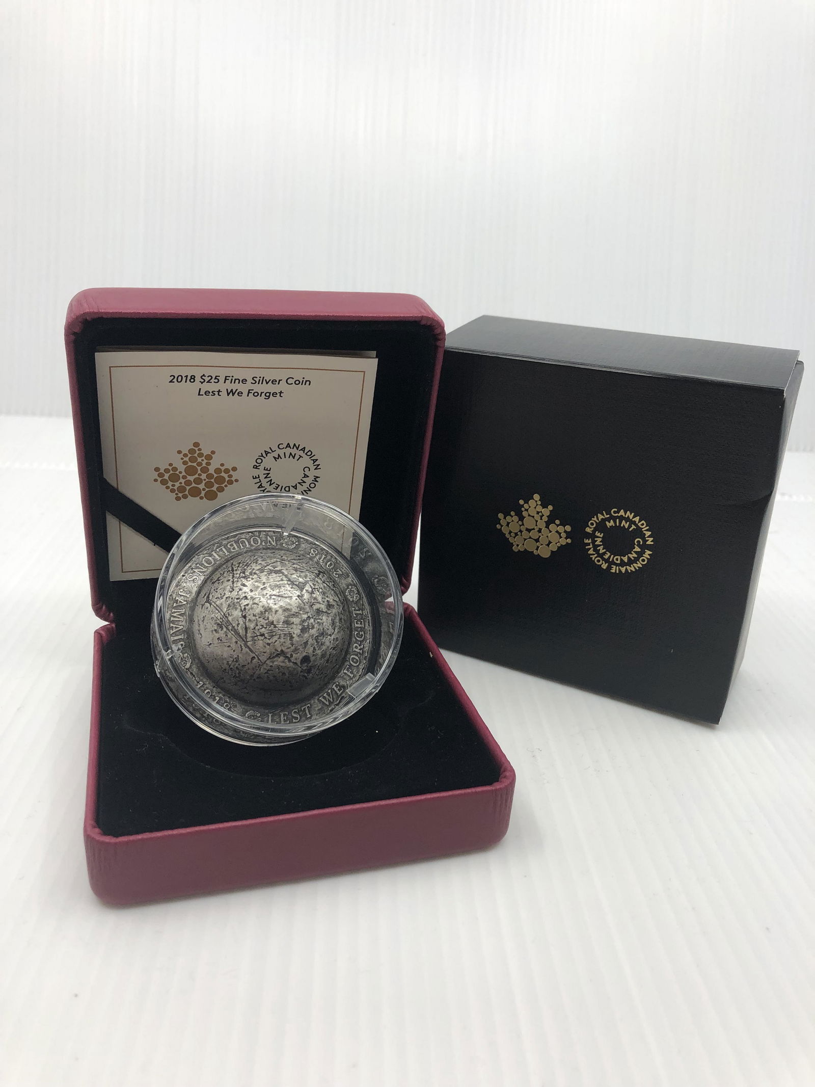 Canada 2018 25$ fine silver coin Lest we forget (1 of 10)